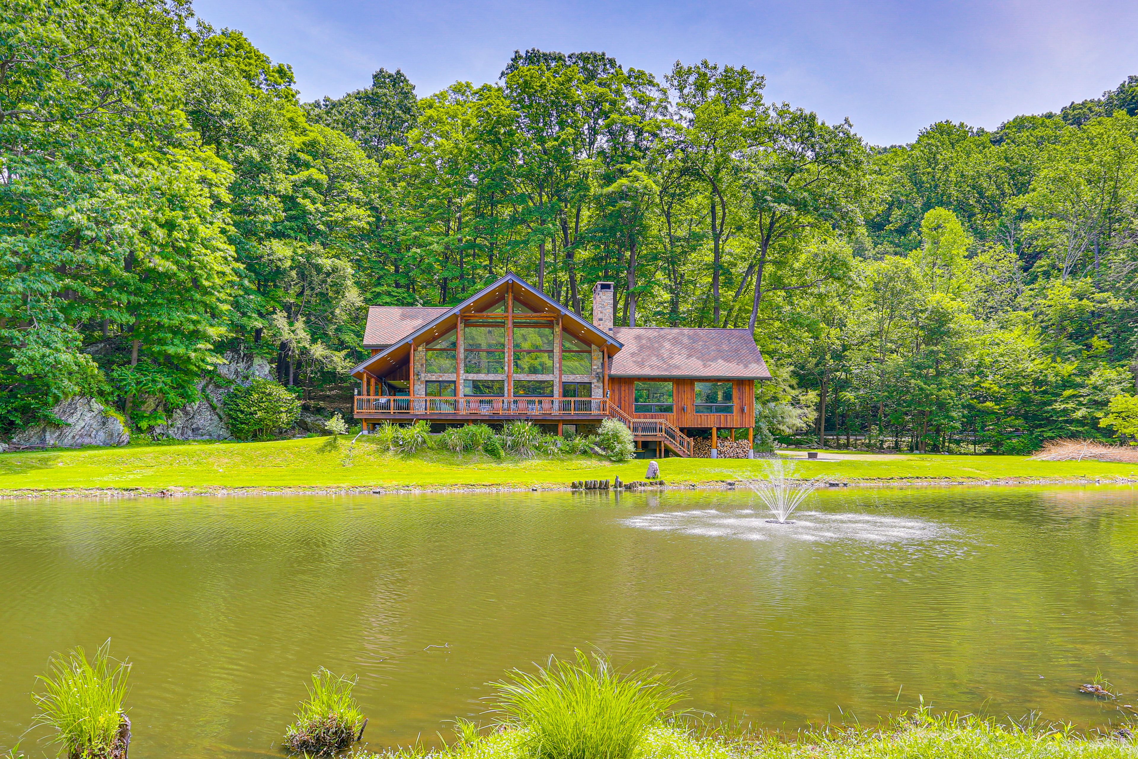 Great Meadows Vacation Rental | 2BR | 2.5BA | 3,000 Sq Ft | Stairs to Access