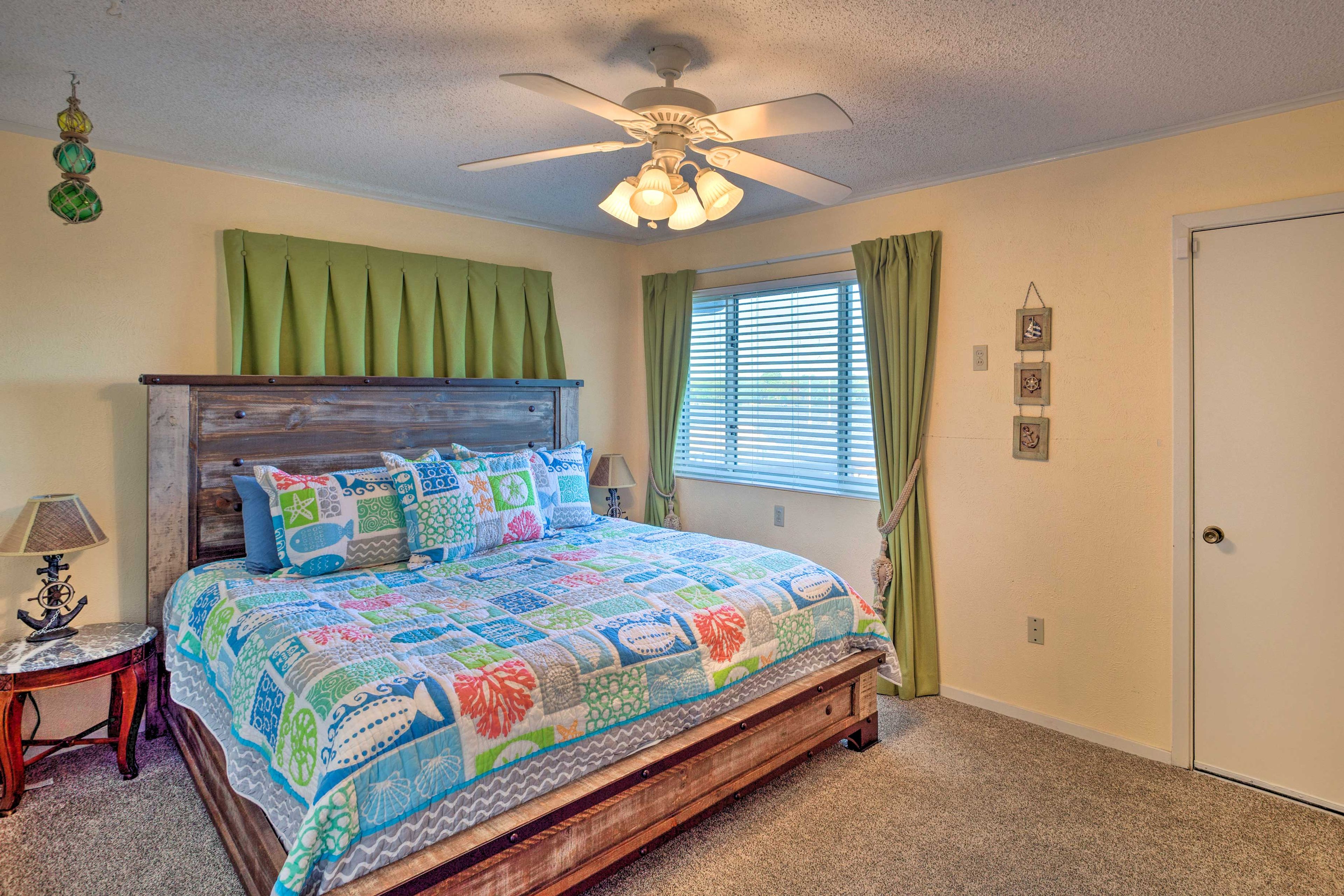 Bedroom 1 | King Bed