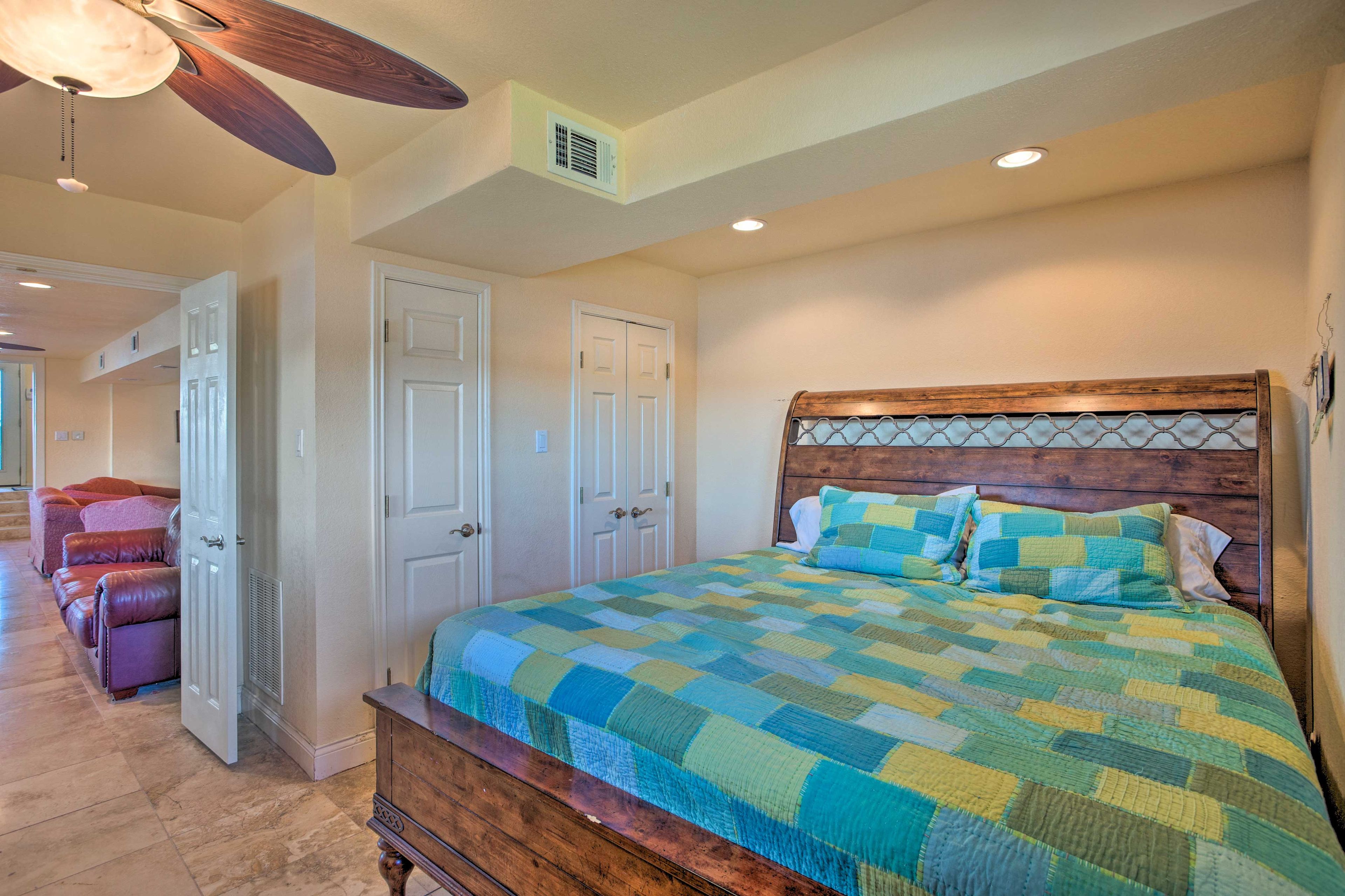 Bedroom 2 | King Bed