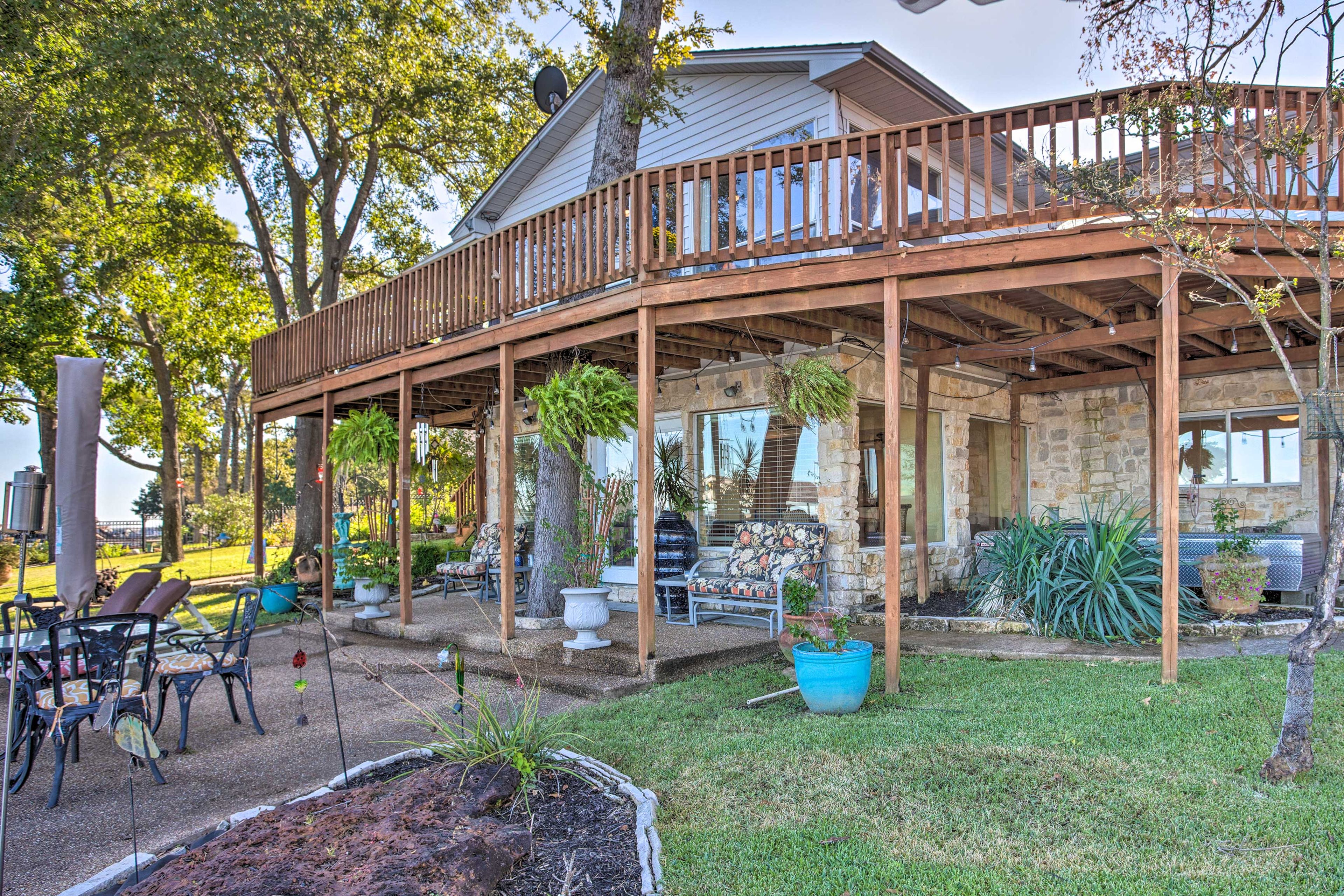 Home Exterior | Outdoor Dining Areas