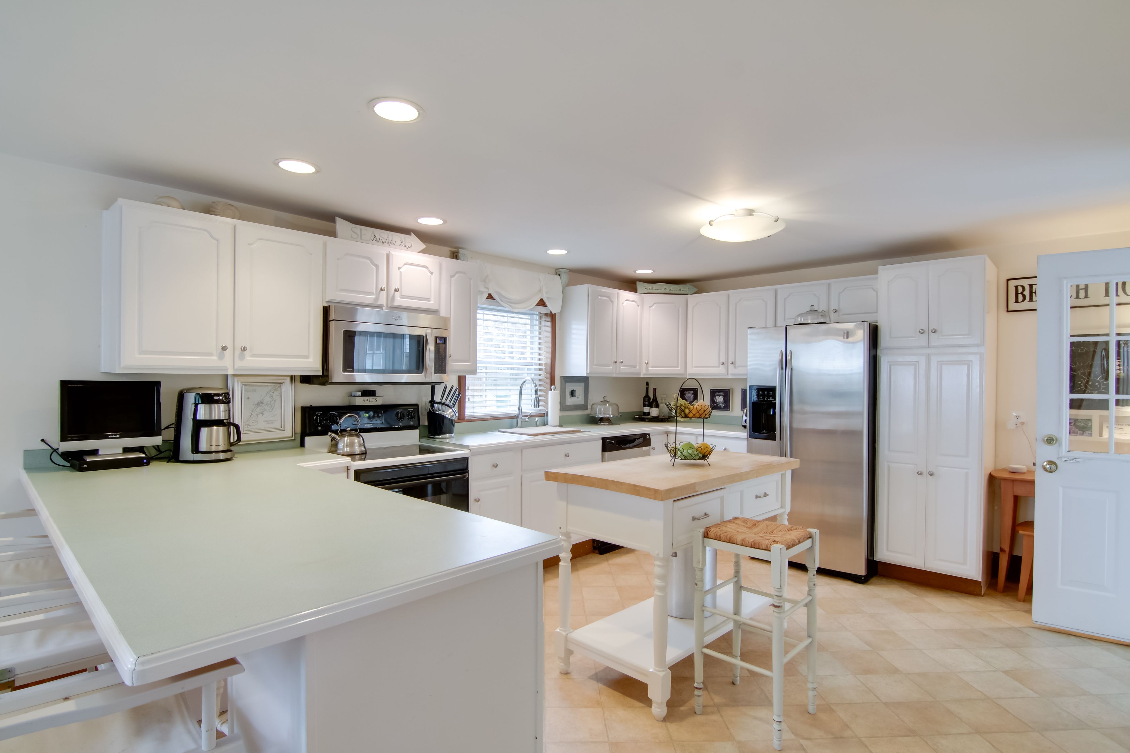 Kitchen |  | 1,600 Sq Ft | Central Heat & A/C