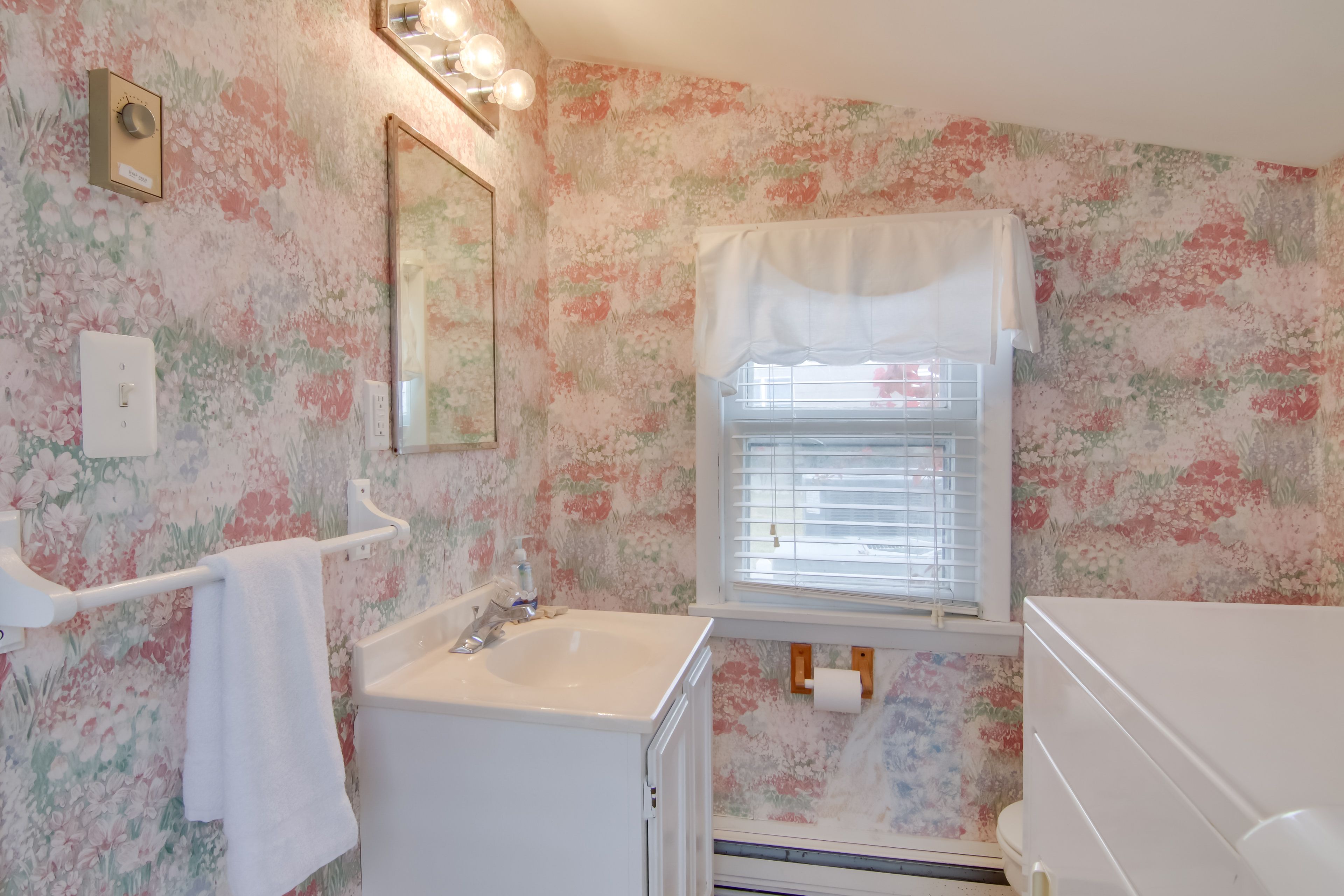 Bathroom | Washer & Dryer