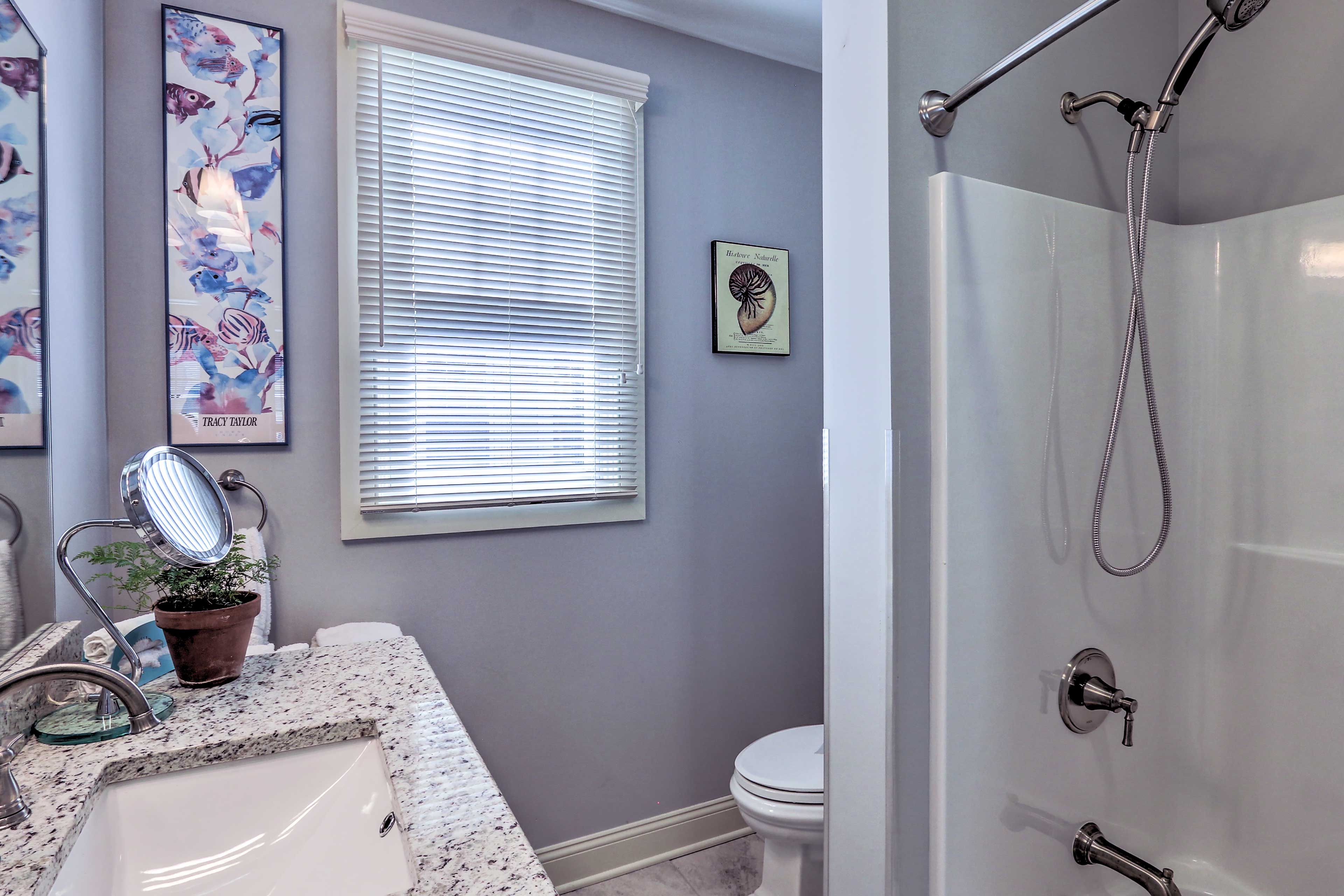 Bathroom | Shower/Tub Combo
