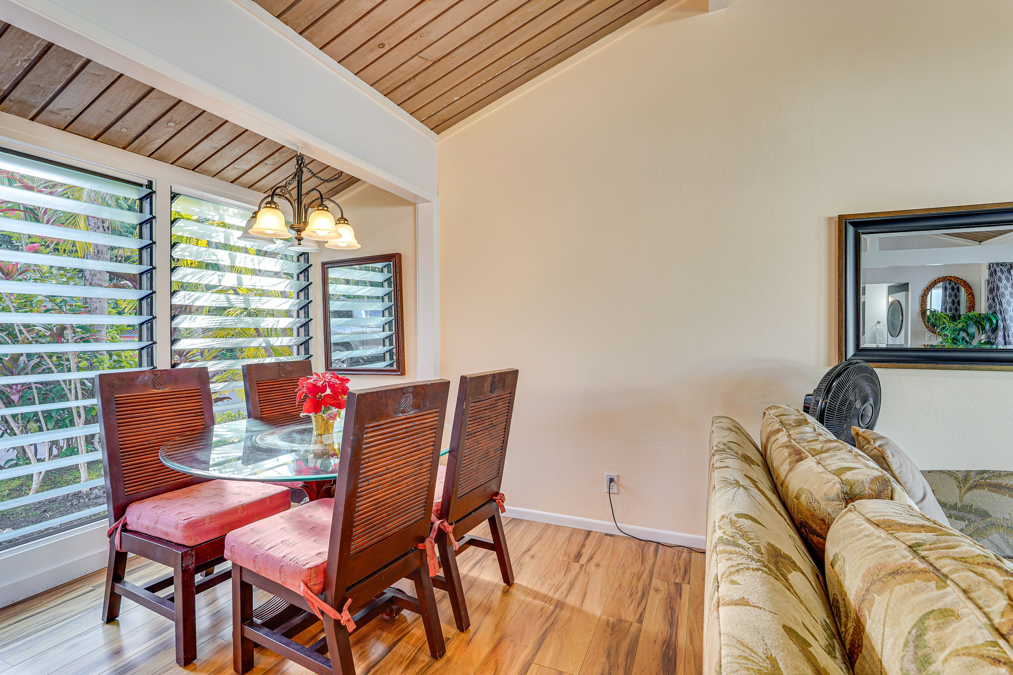 Dining Table | Dishware & Flatware Provided