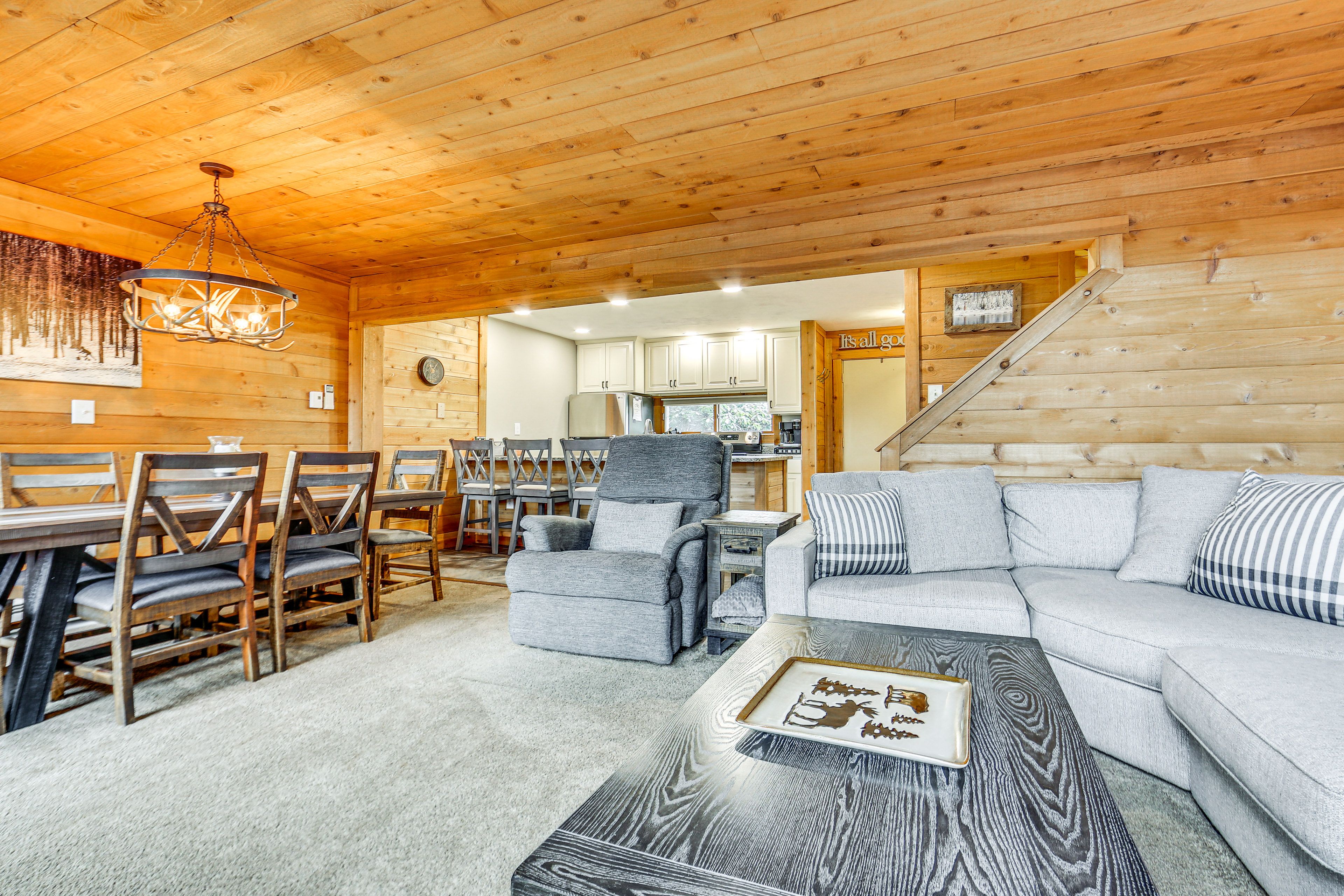 Living Room | TV | Central Heating | Wood-Burning Stove