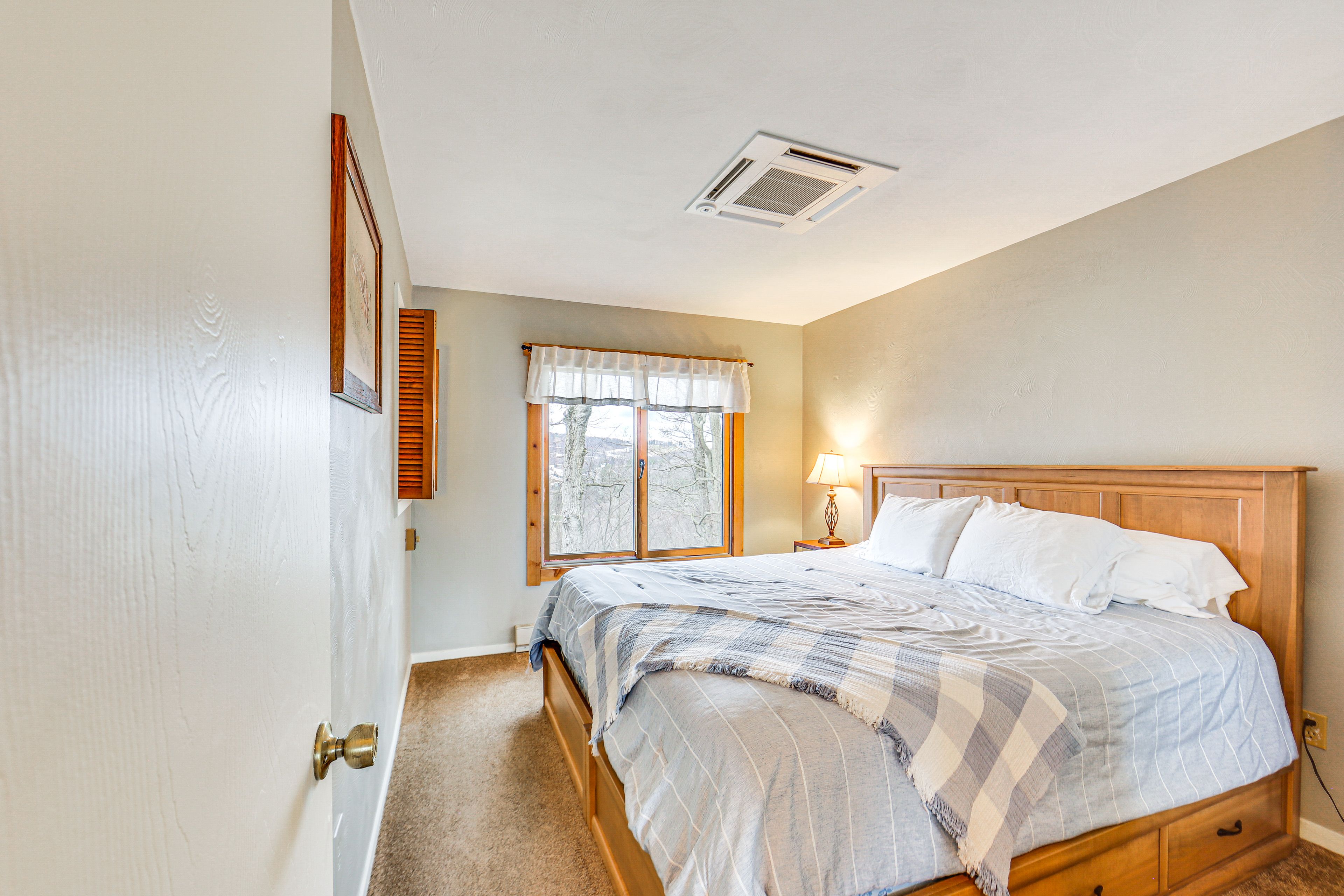 Bedroom 1 | King Bed | Linens Provided