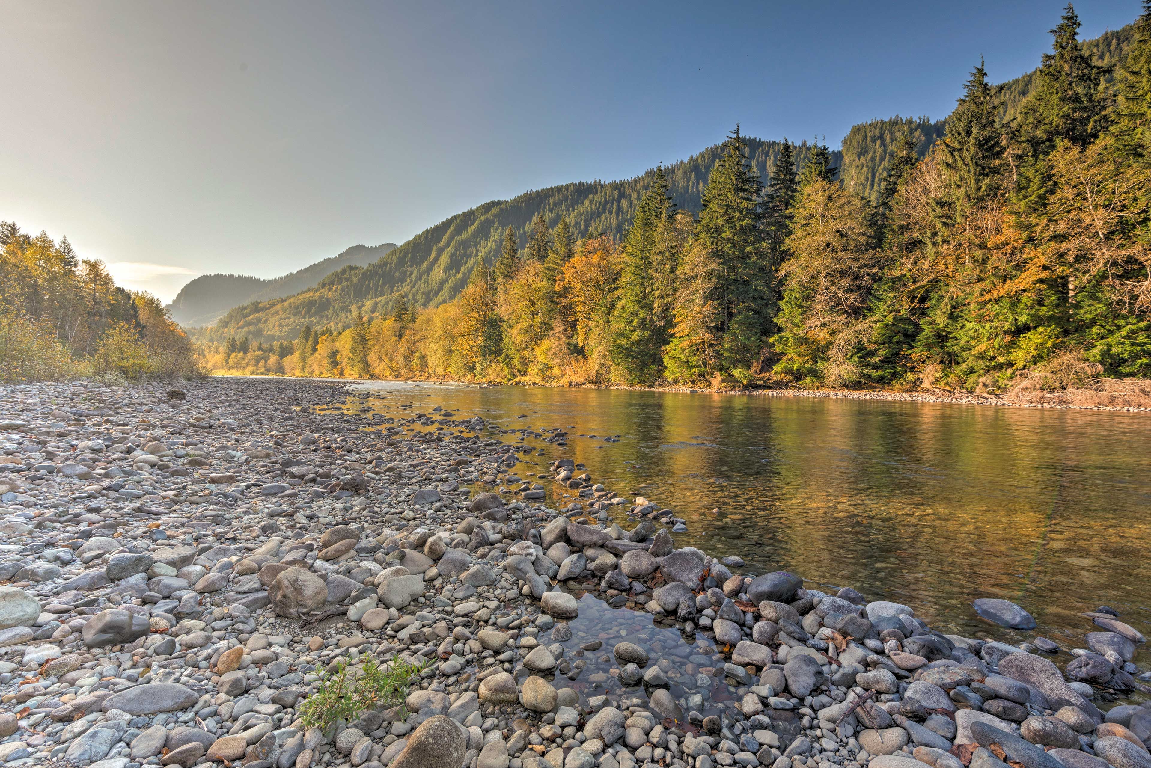 Walk to South Fork Skykomish River