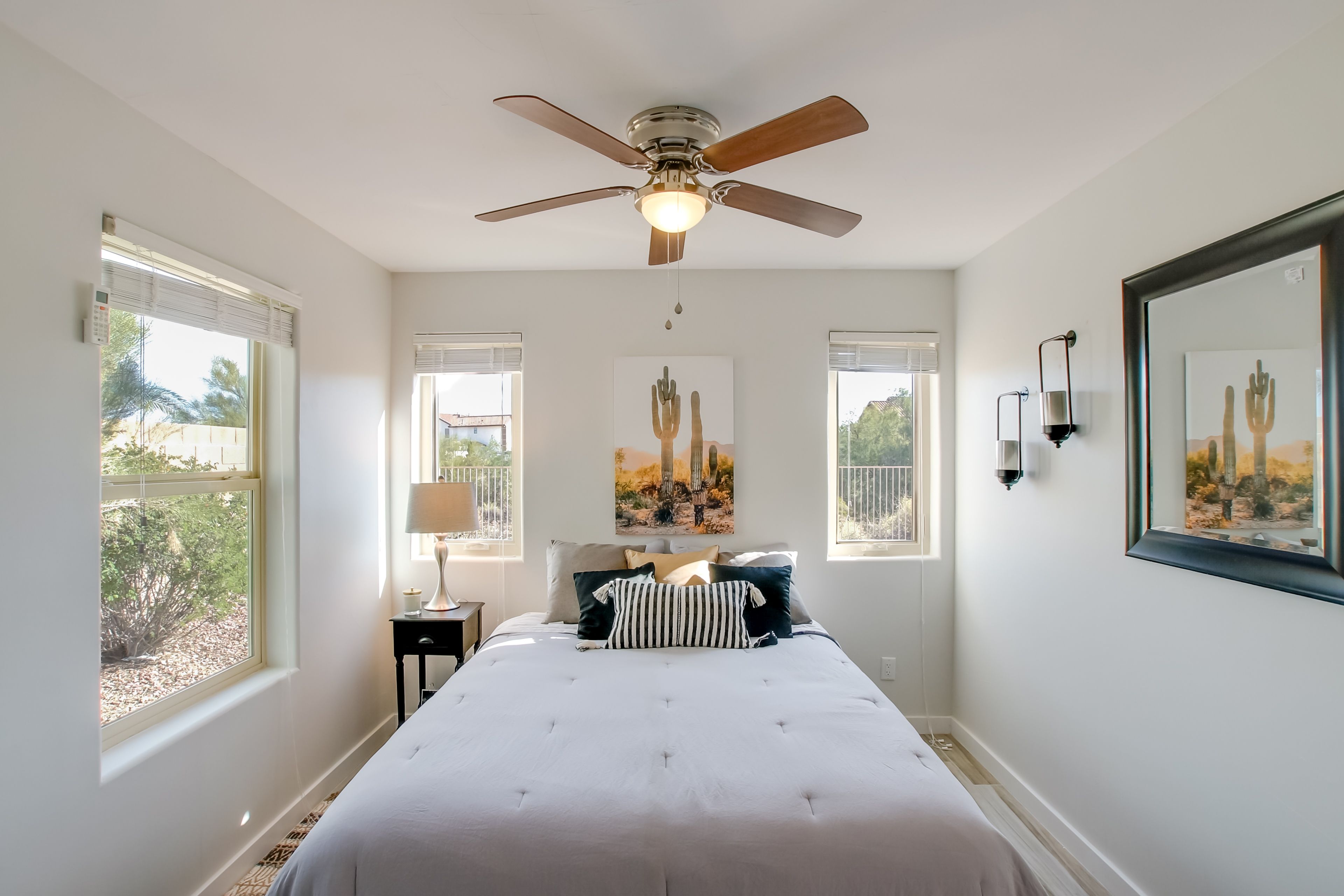 Bedroom | Queen Bed | Linens Provided