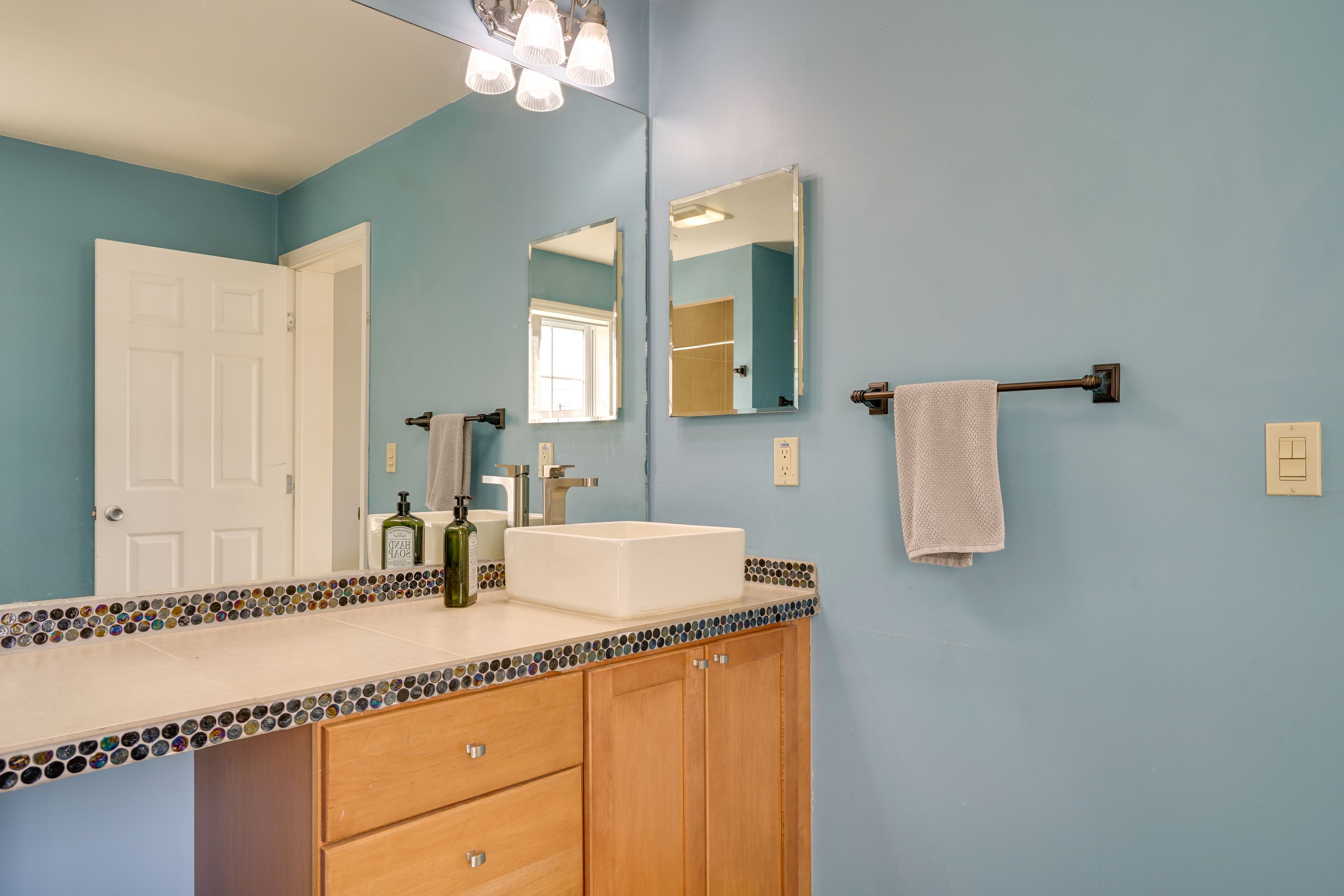 Full Bathroom | Towels & Linens Provided