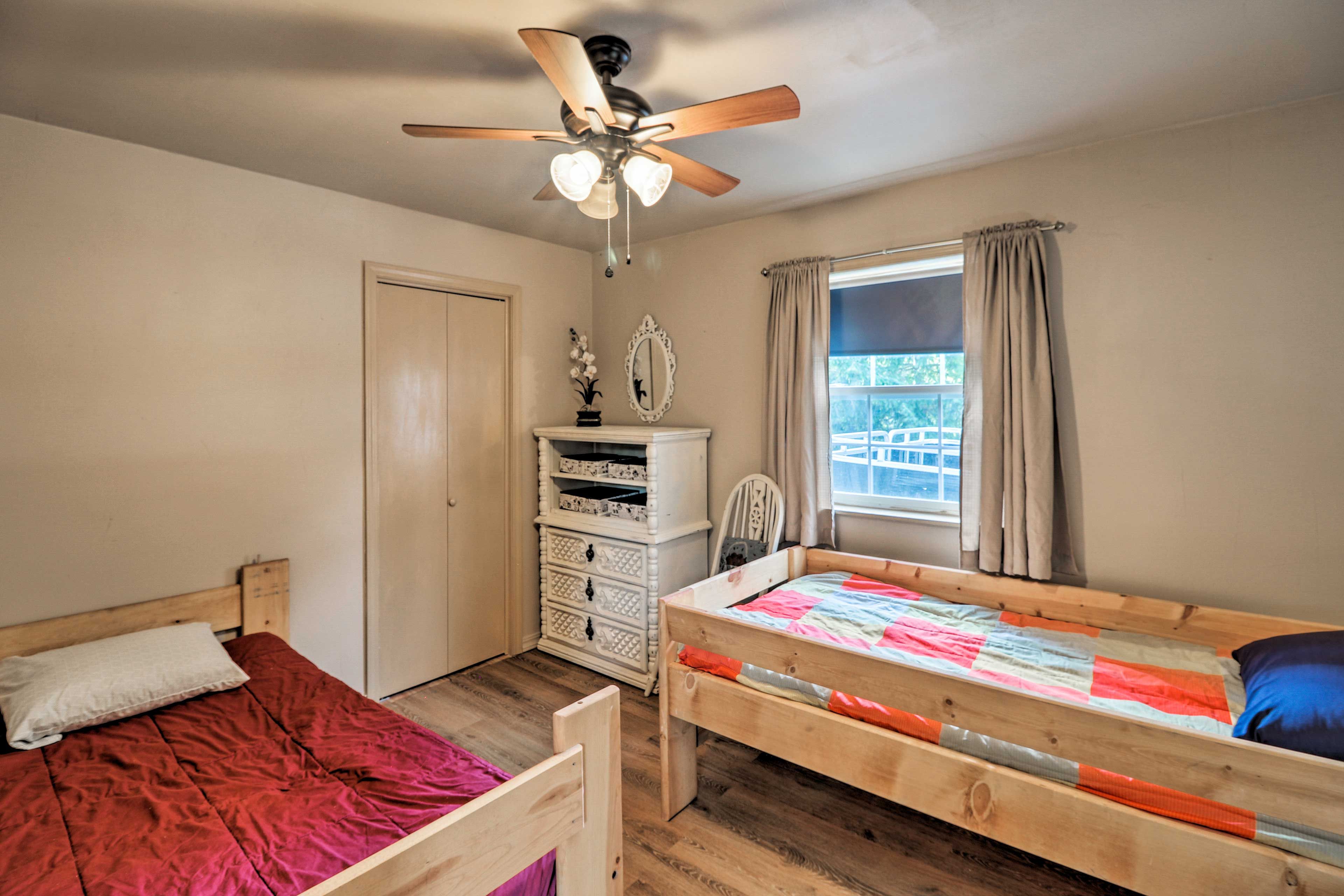 Bedroom 2 | 2 Twin Beds