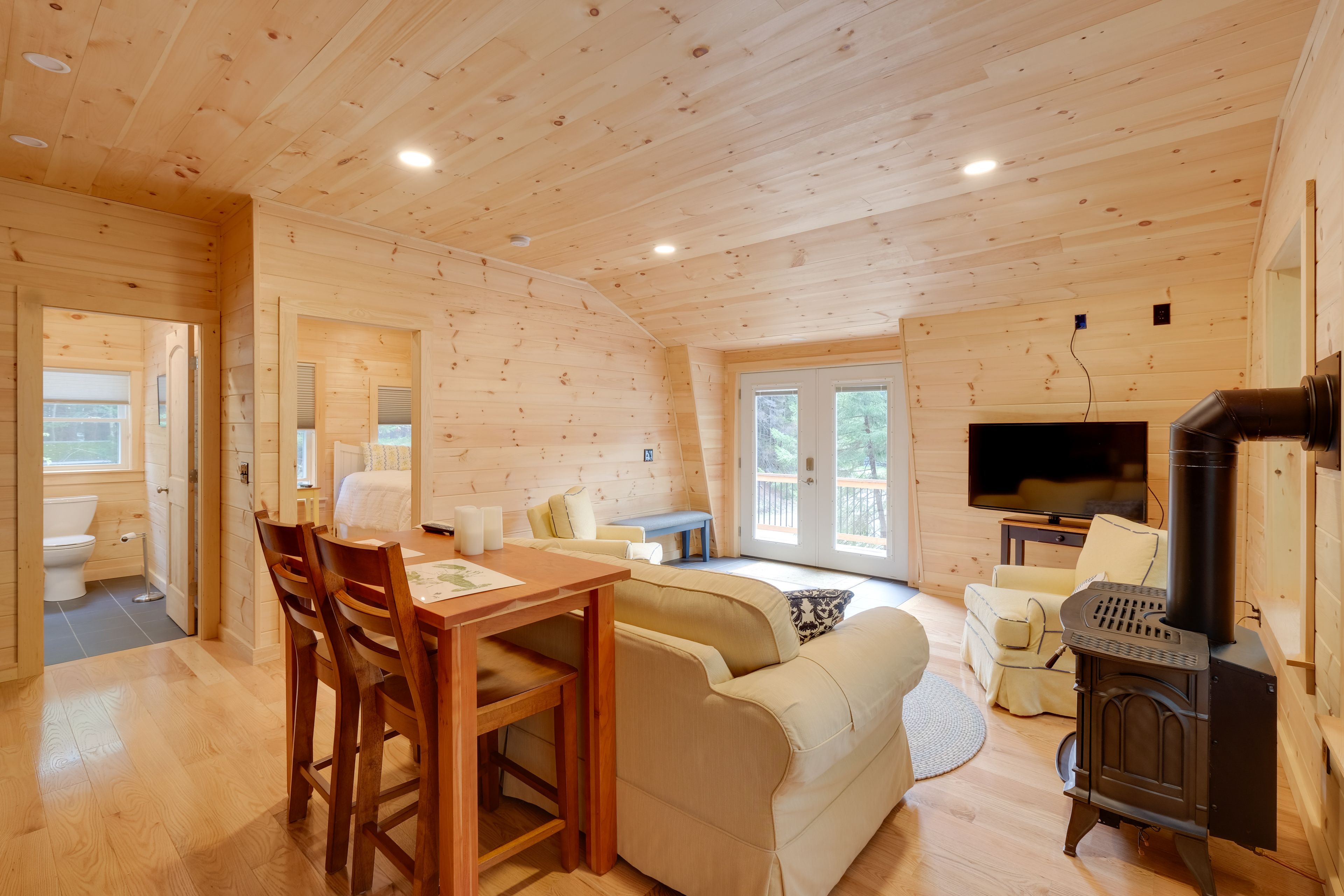 Living Room | Fireplace