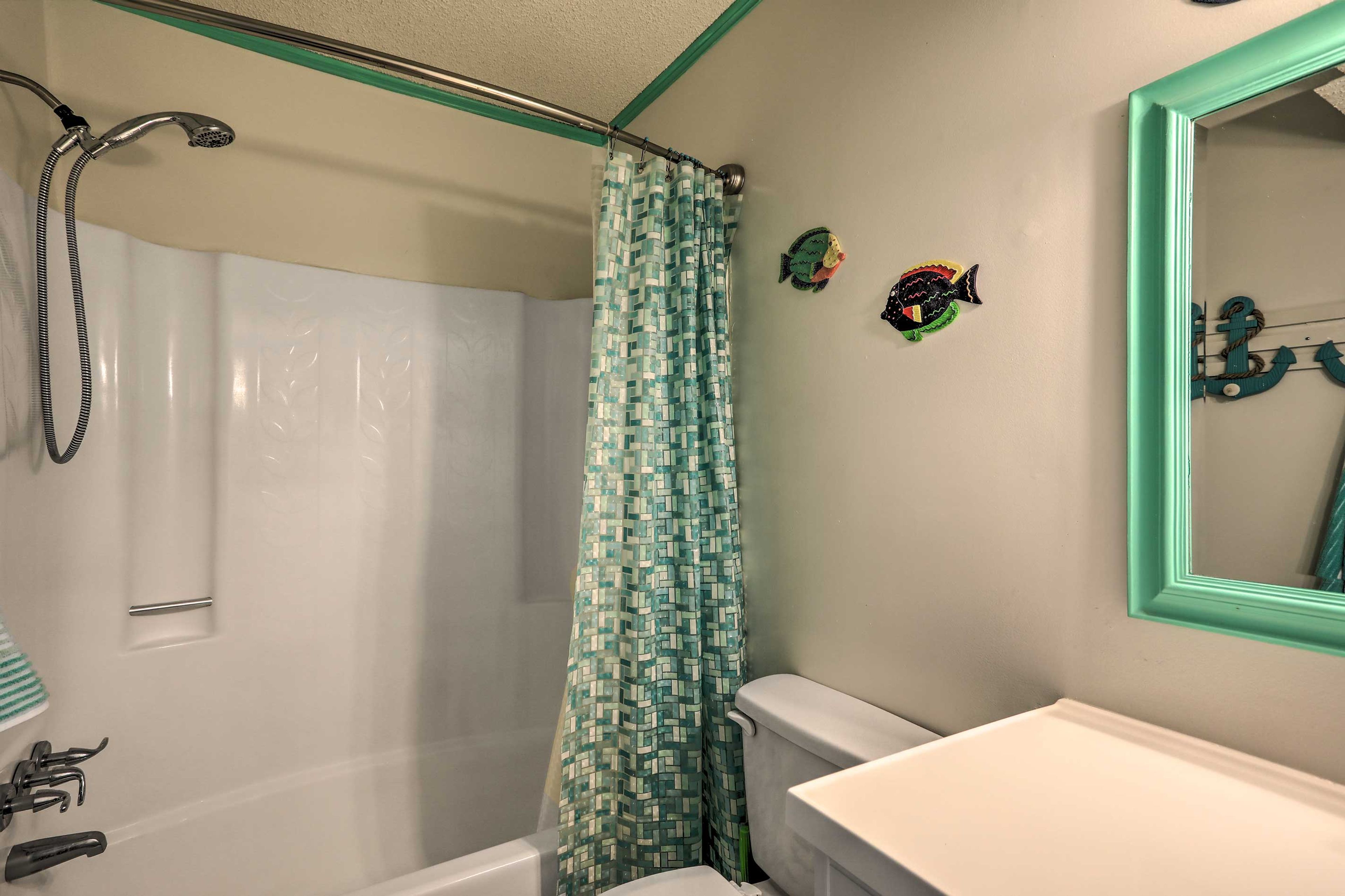 En-Suite Bathroom | Towels & Linens Provided