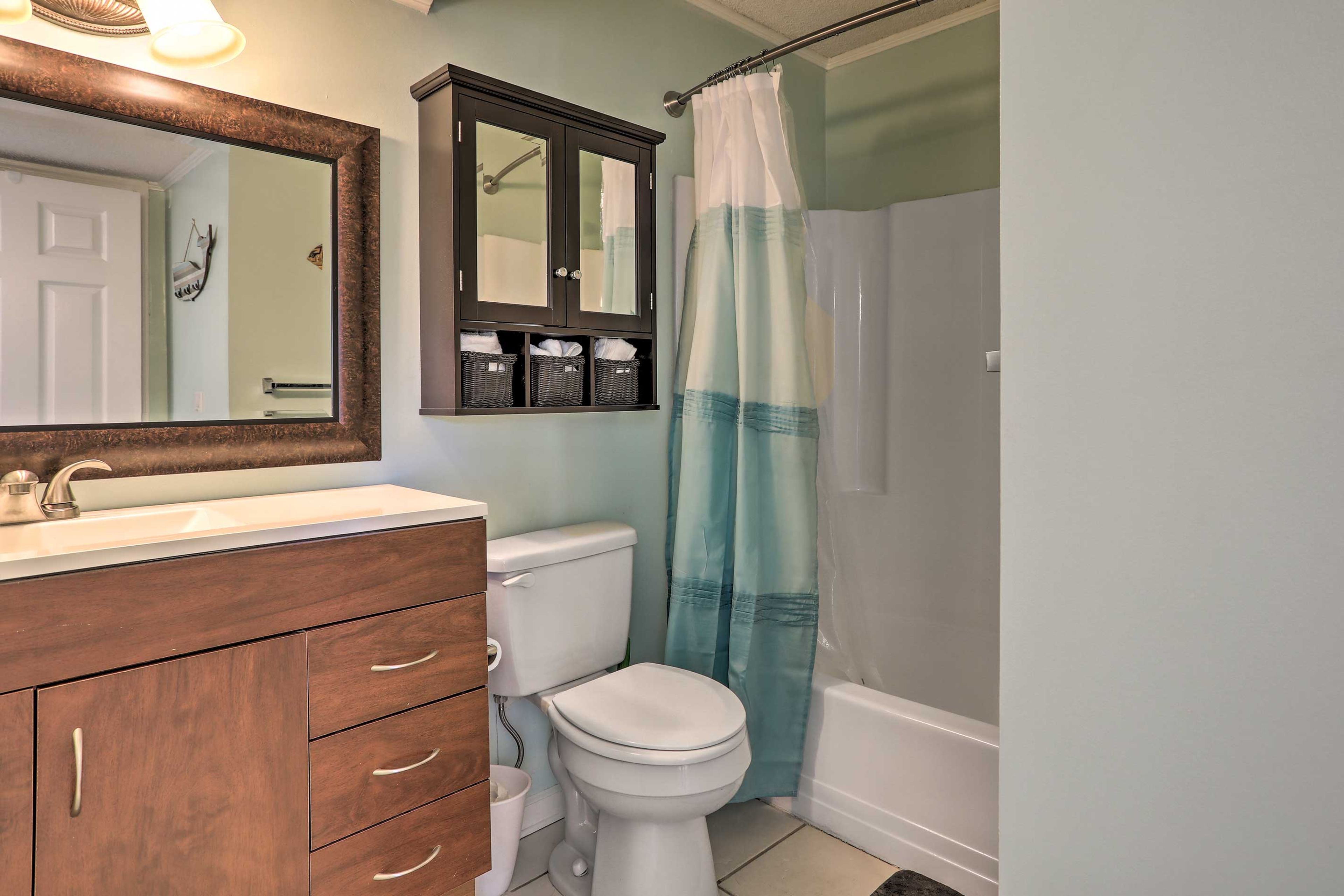 Full Bathroom