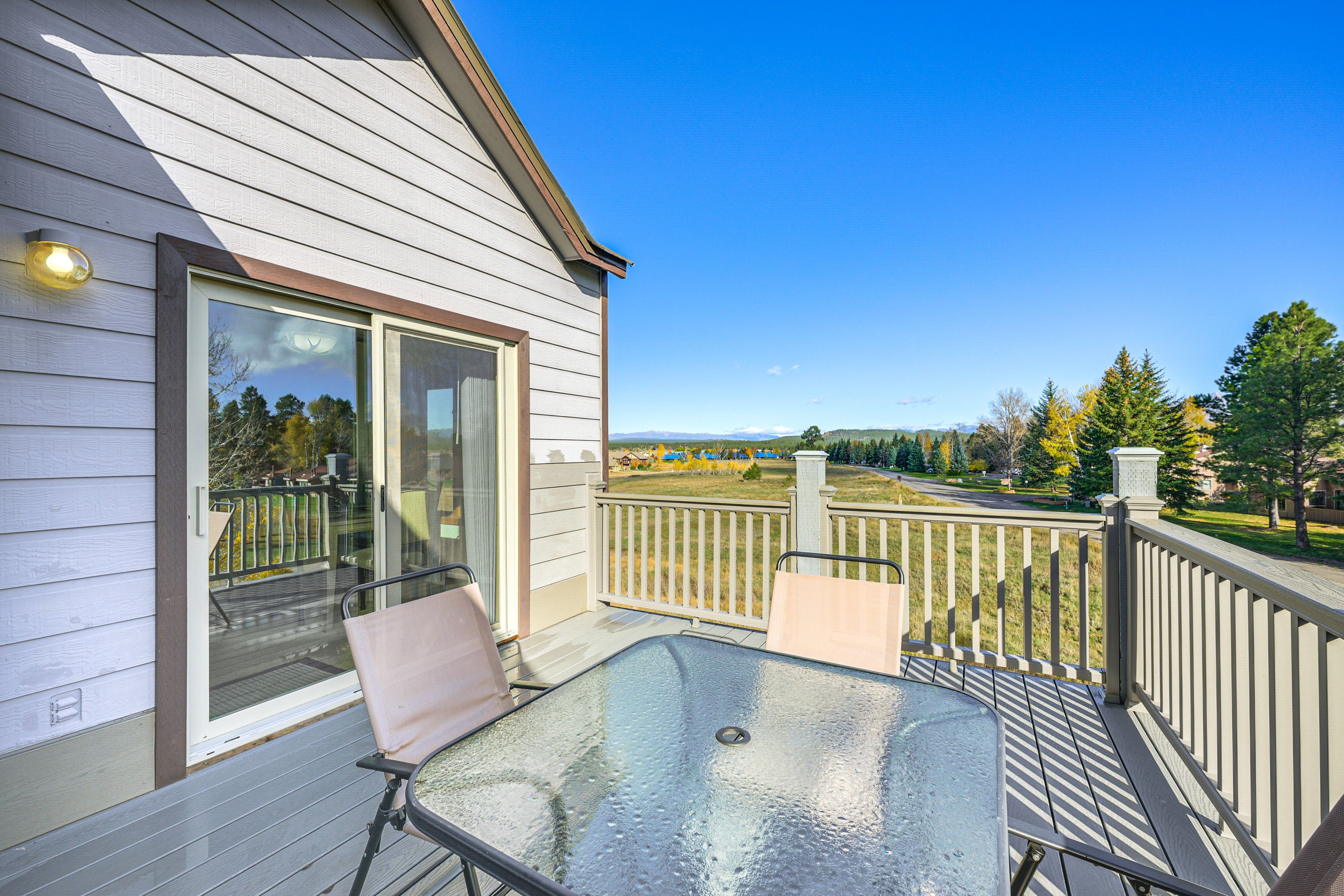 Deck | Outdoor Dining Area