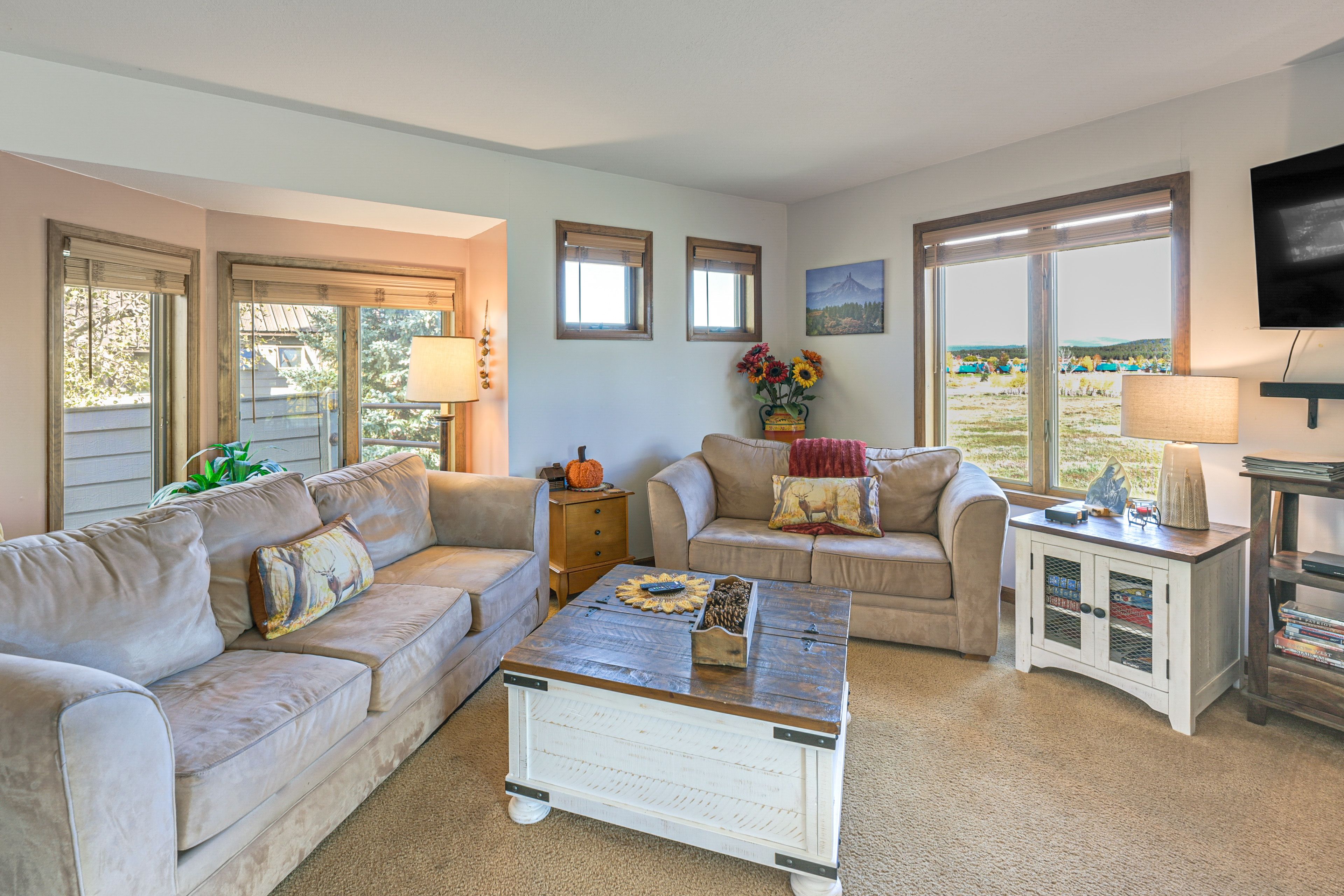 Living Room | Smart TV