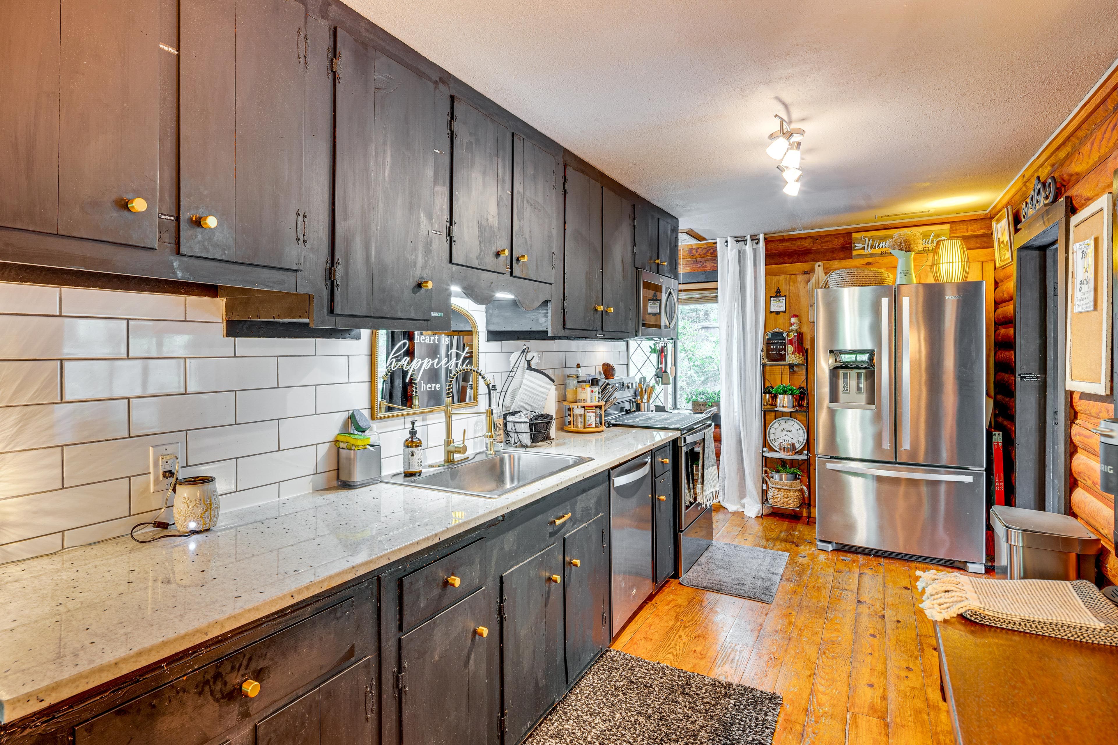 Kitchen | Fully Equipped | Keurig Coffee Maker | Main Floor