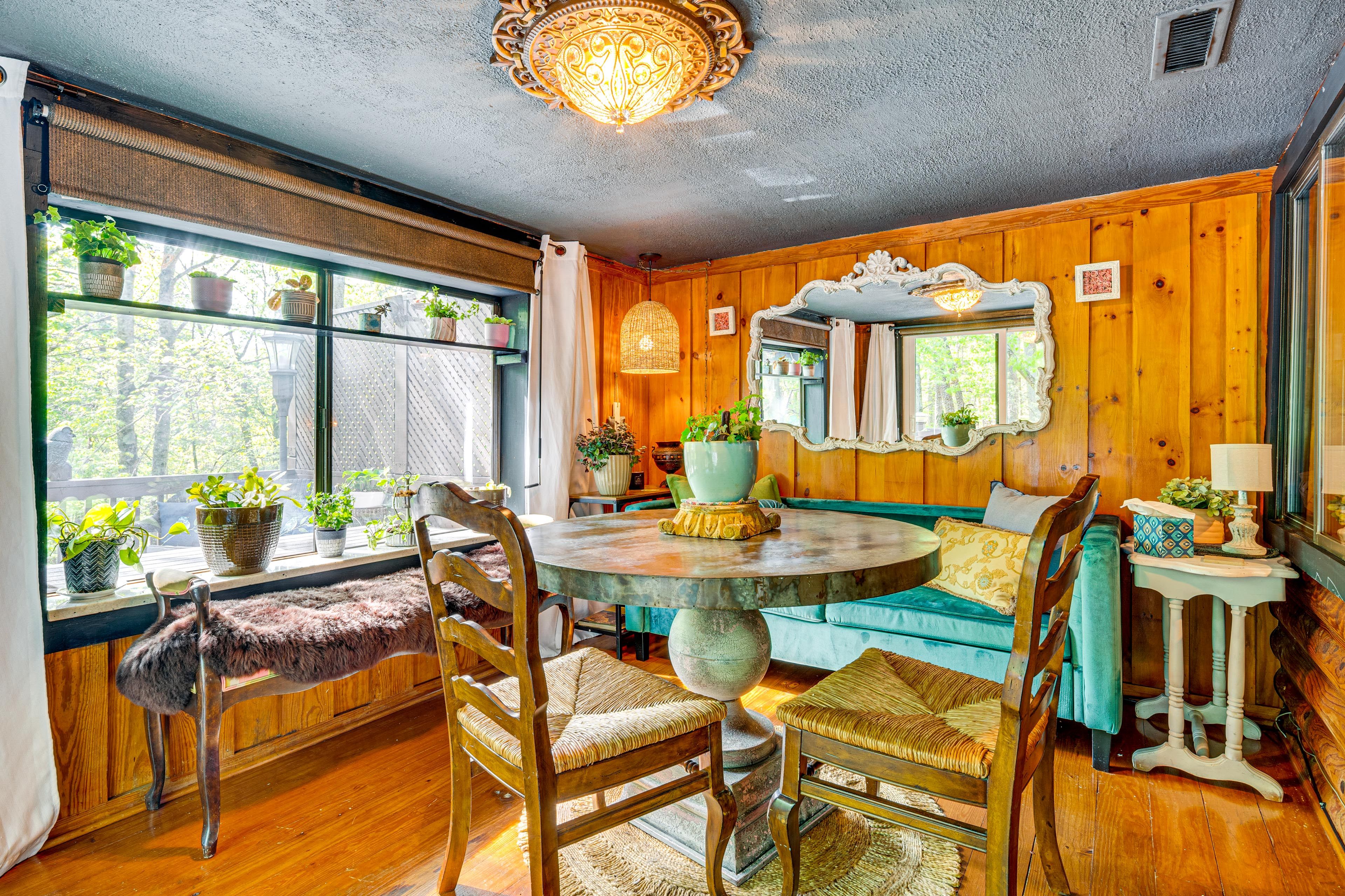 Dining Area | Main Floor