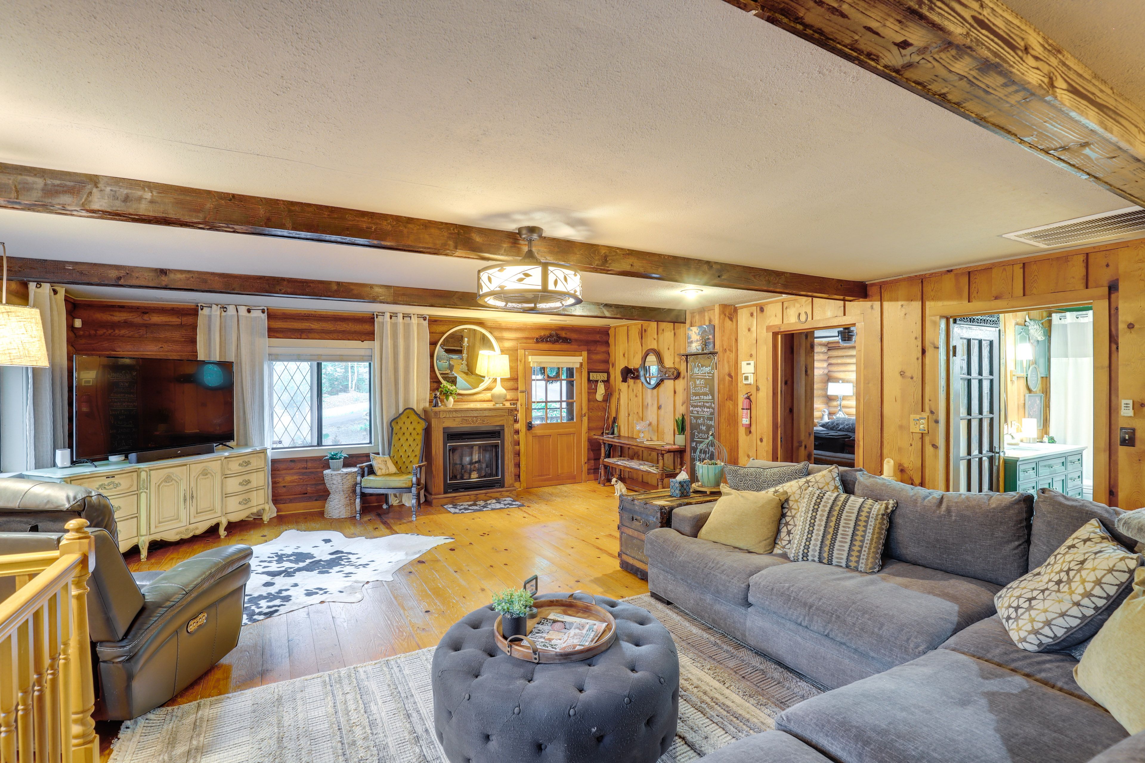 Living Room | Gas Fireplace | Free WiFi | Central A/C | Main Floor