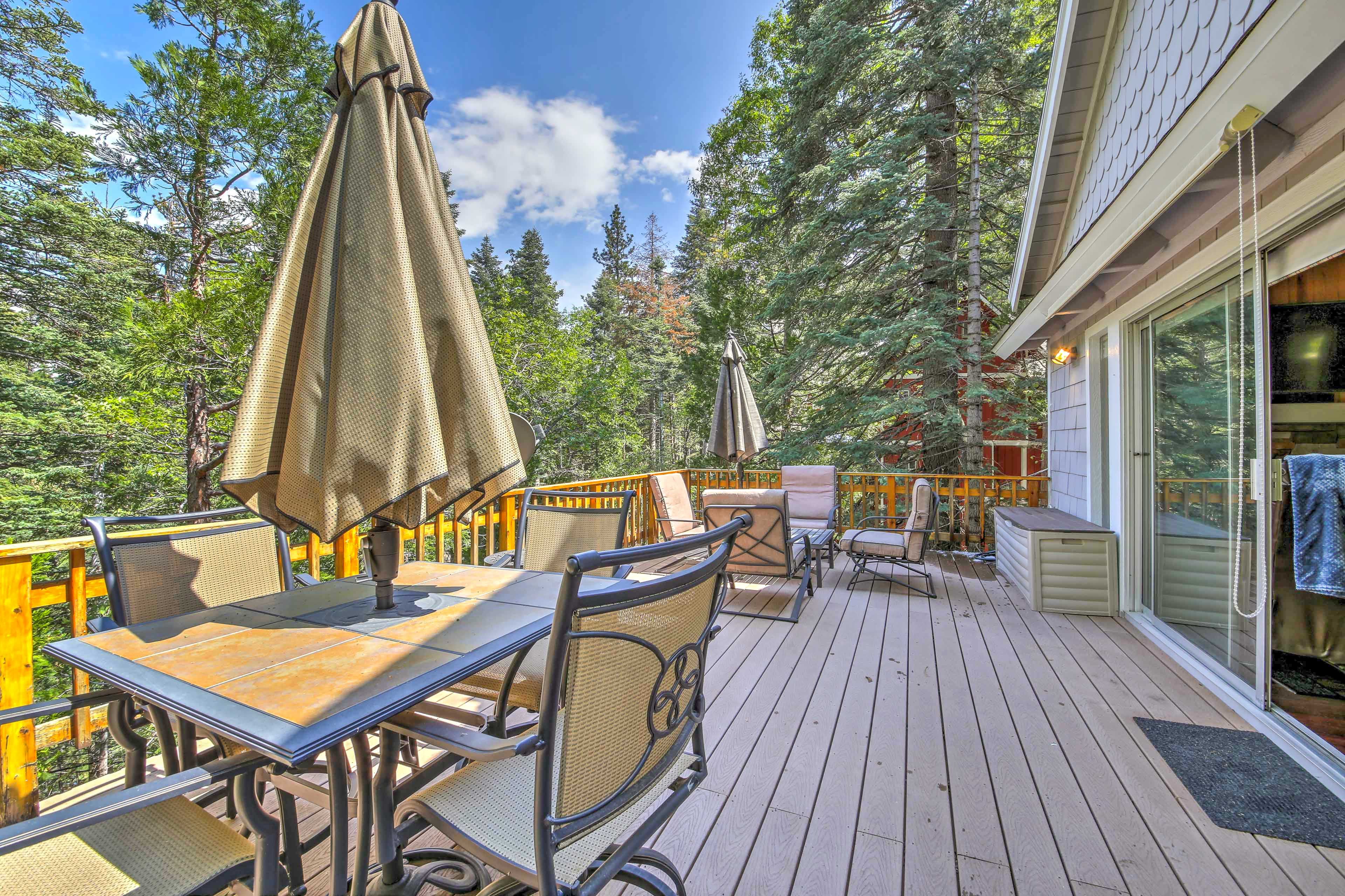 Private Deck | Outdoor Dining Area