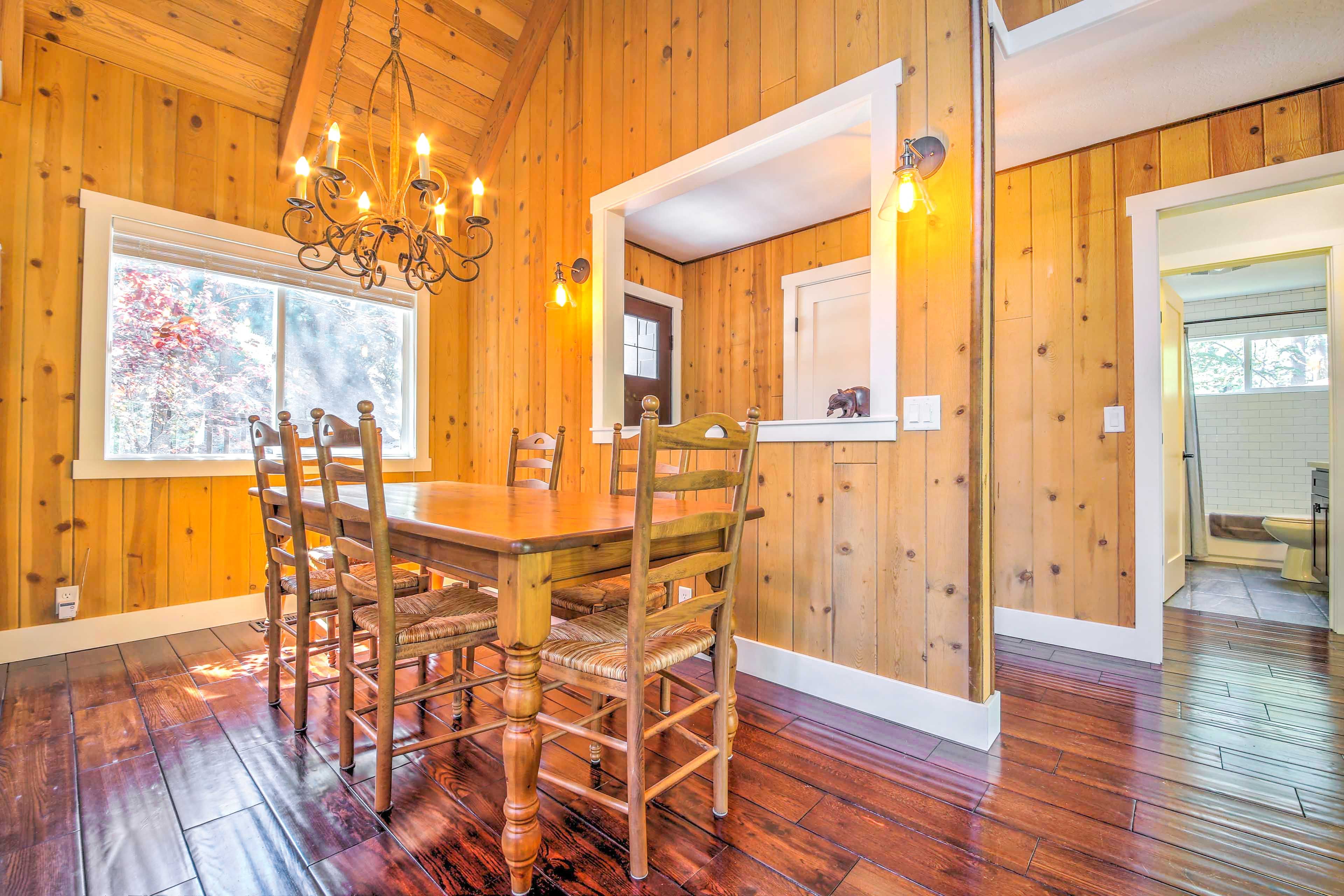 Dining Table | Dishware & Flatware Provided