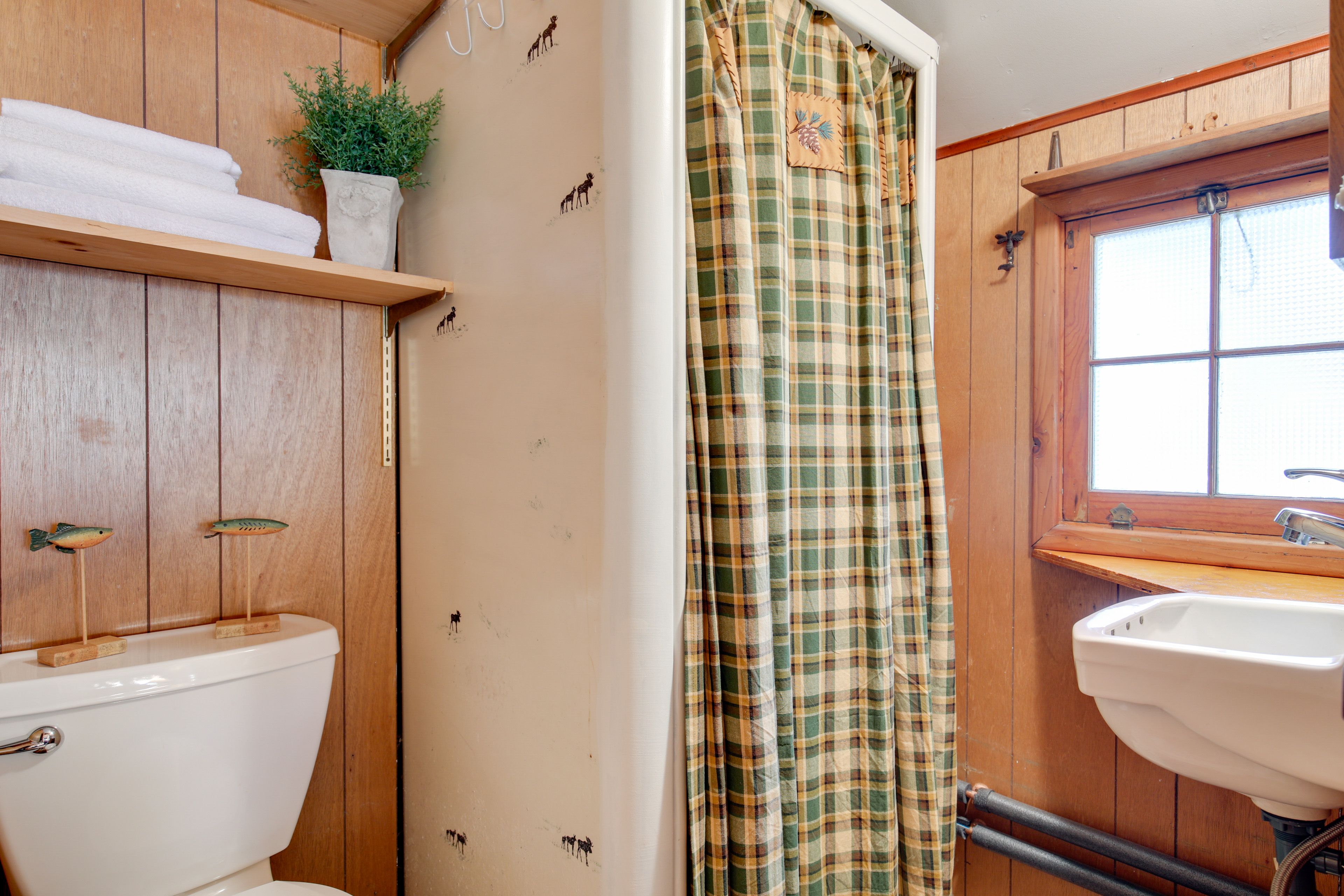 Full Bathroom | Linens & Towels