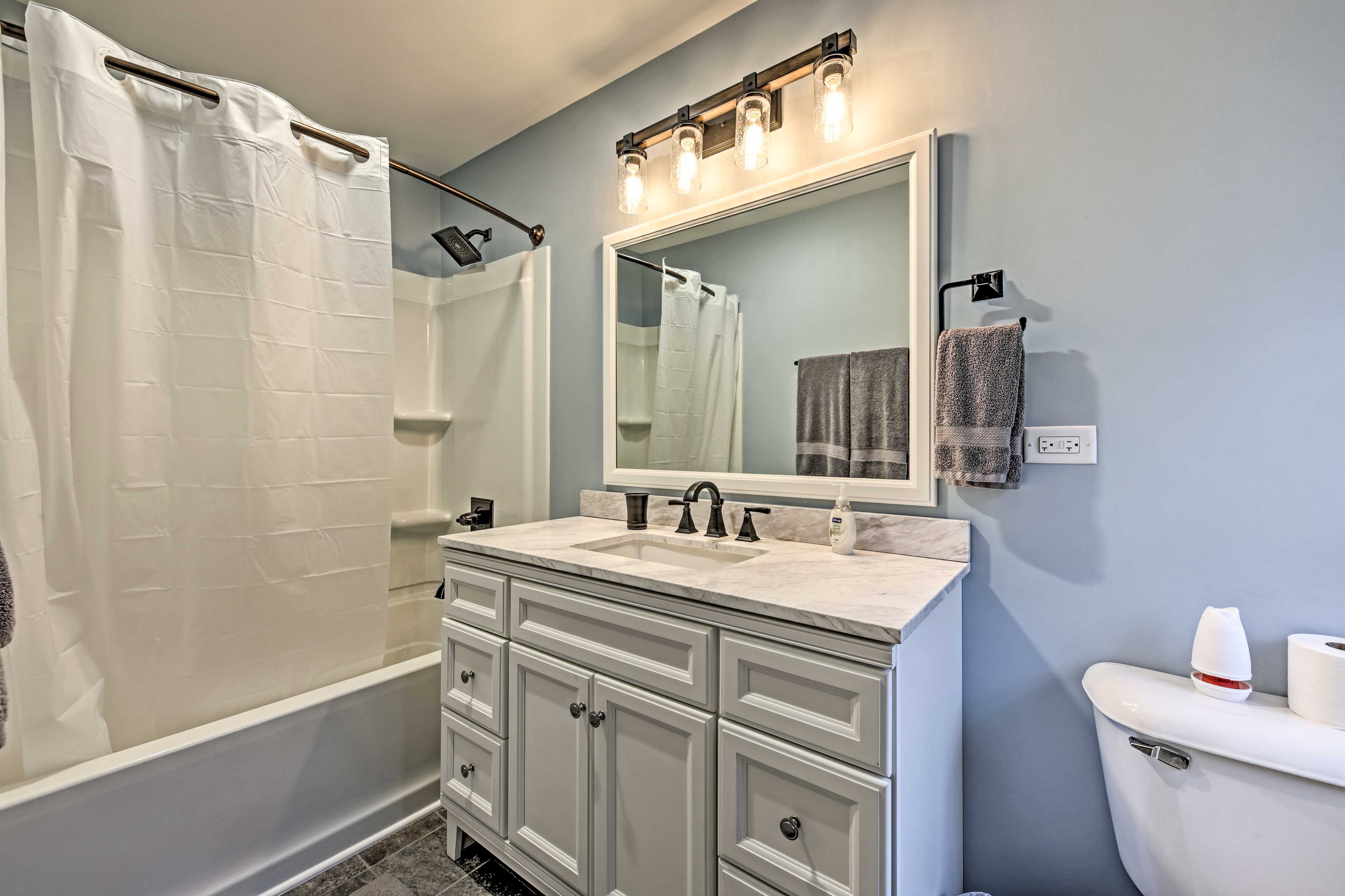 Full Bathroom | Linens & Towels