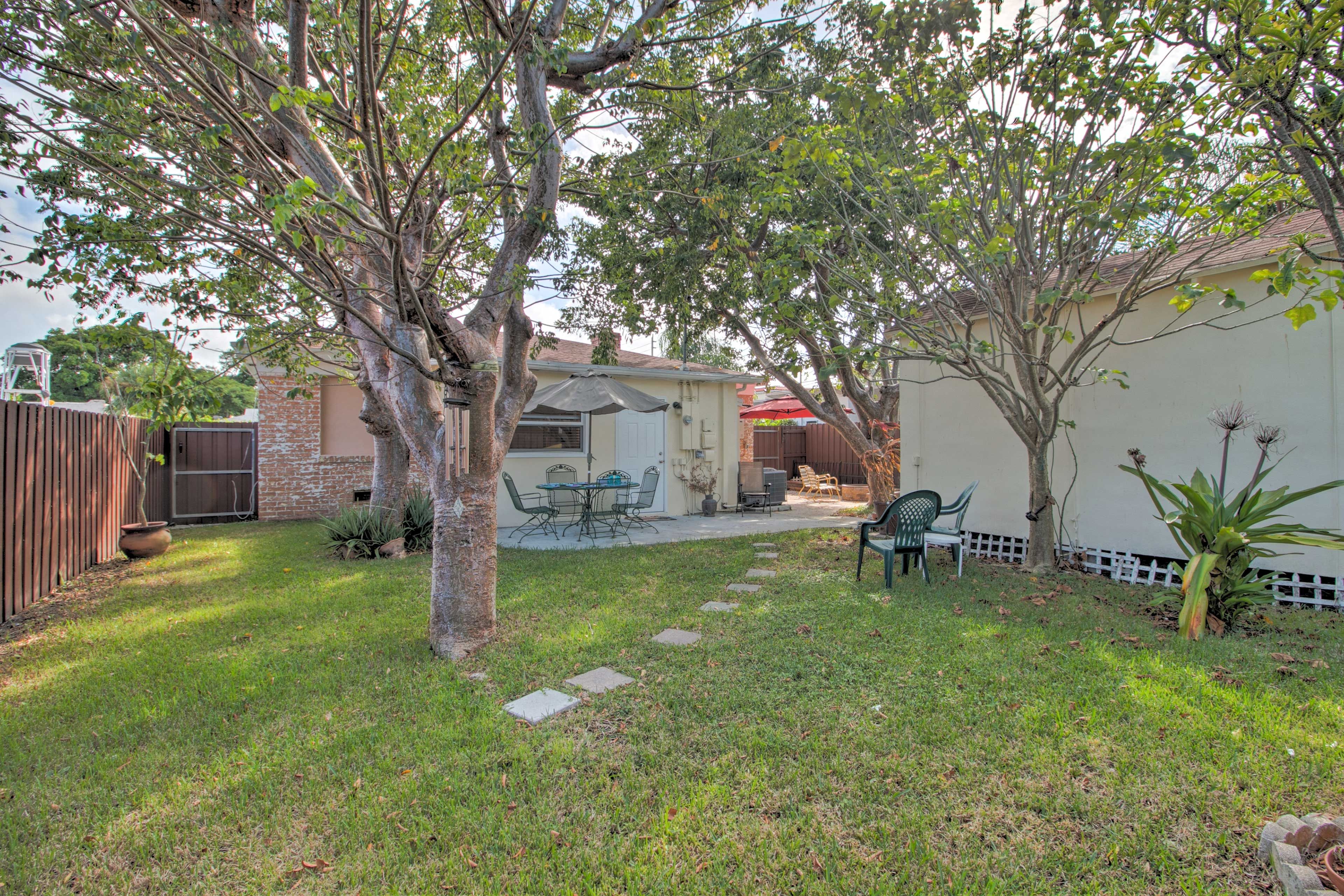 Play lawn games in the backyard.