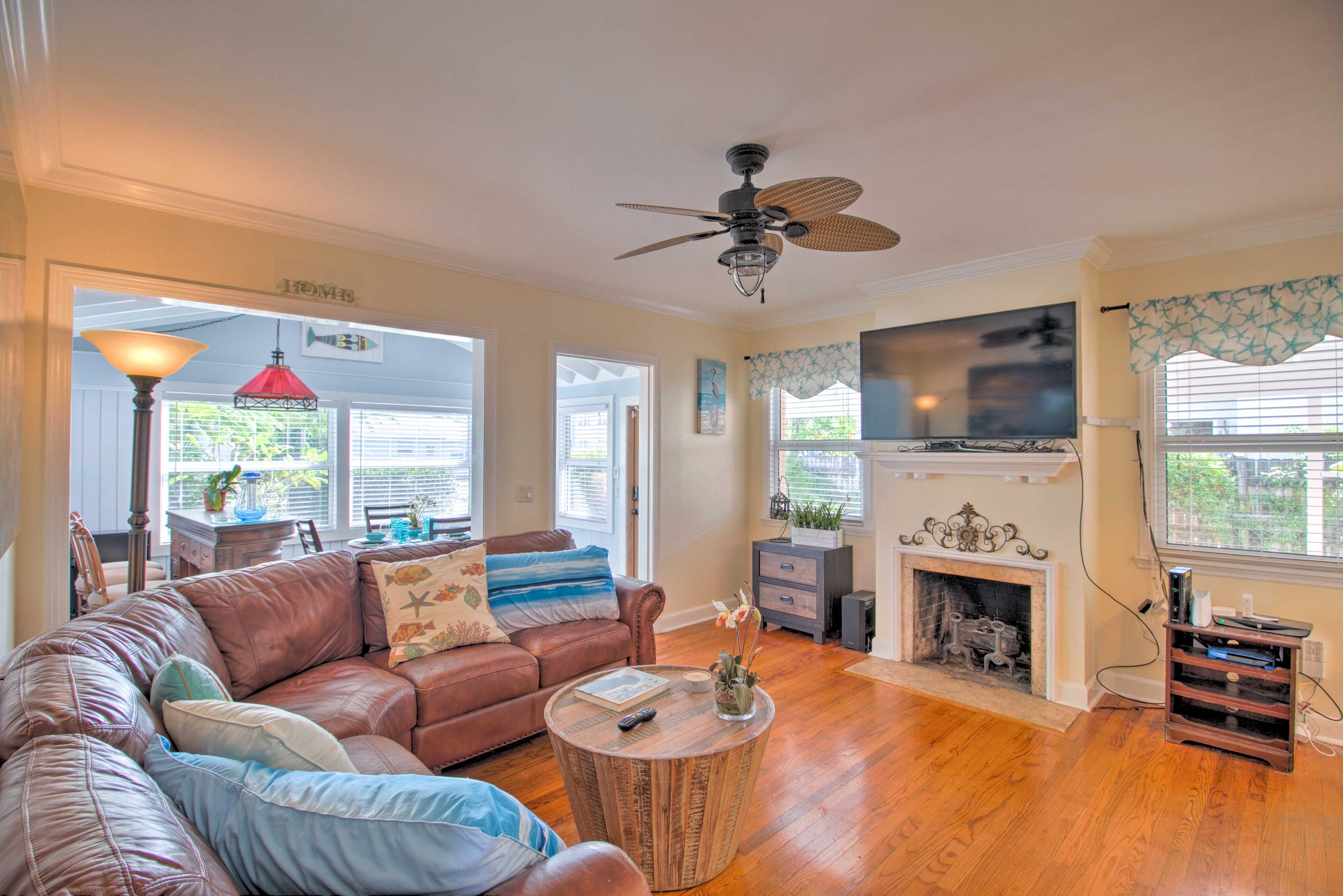 Come visit this 3-bedroom, 1-bathroom vacation rental in West Palm Beach.