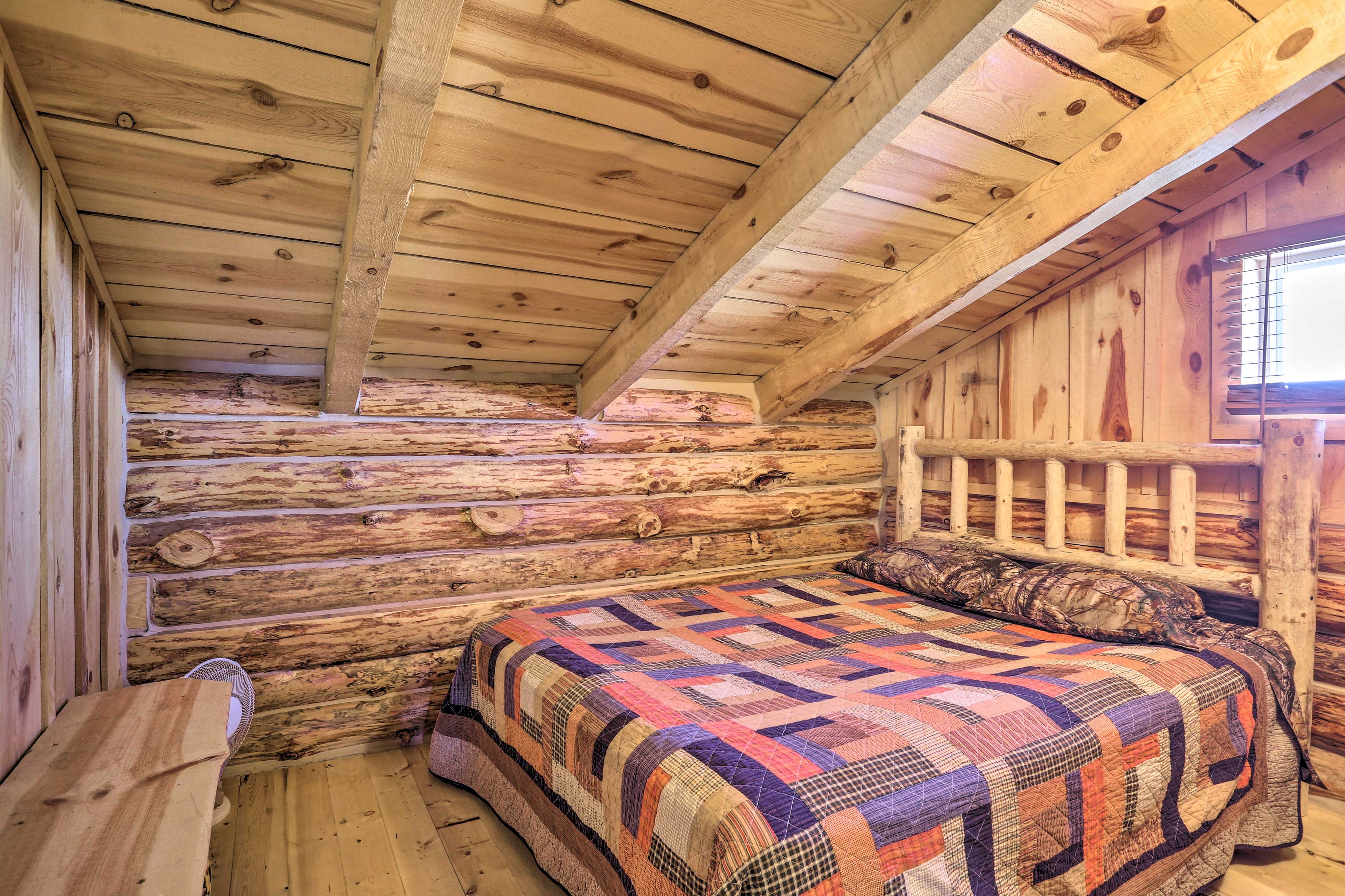 Bedroom 8 | Queen Bed