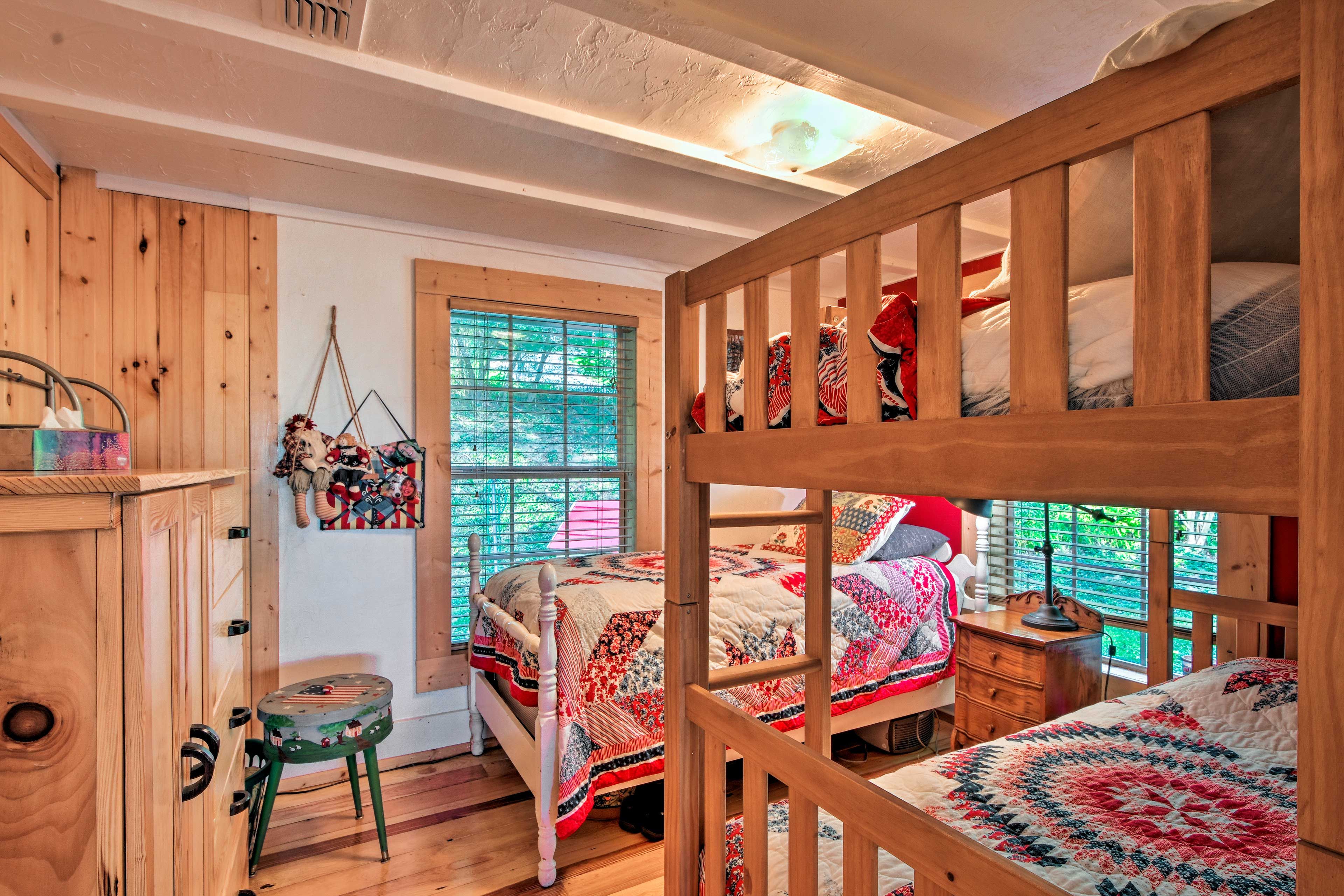 Bedroom 2 | 2 Twin Beds (Bunks No Longer Available)