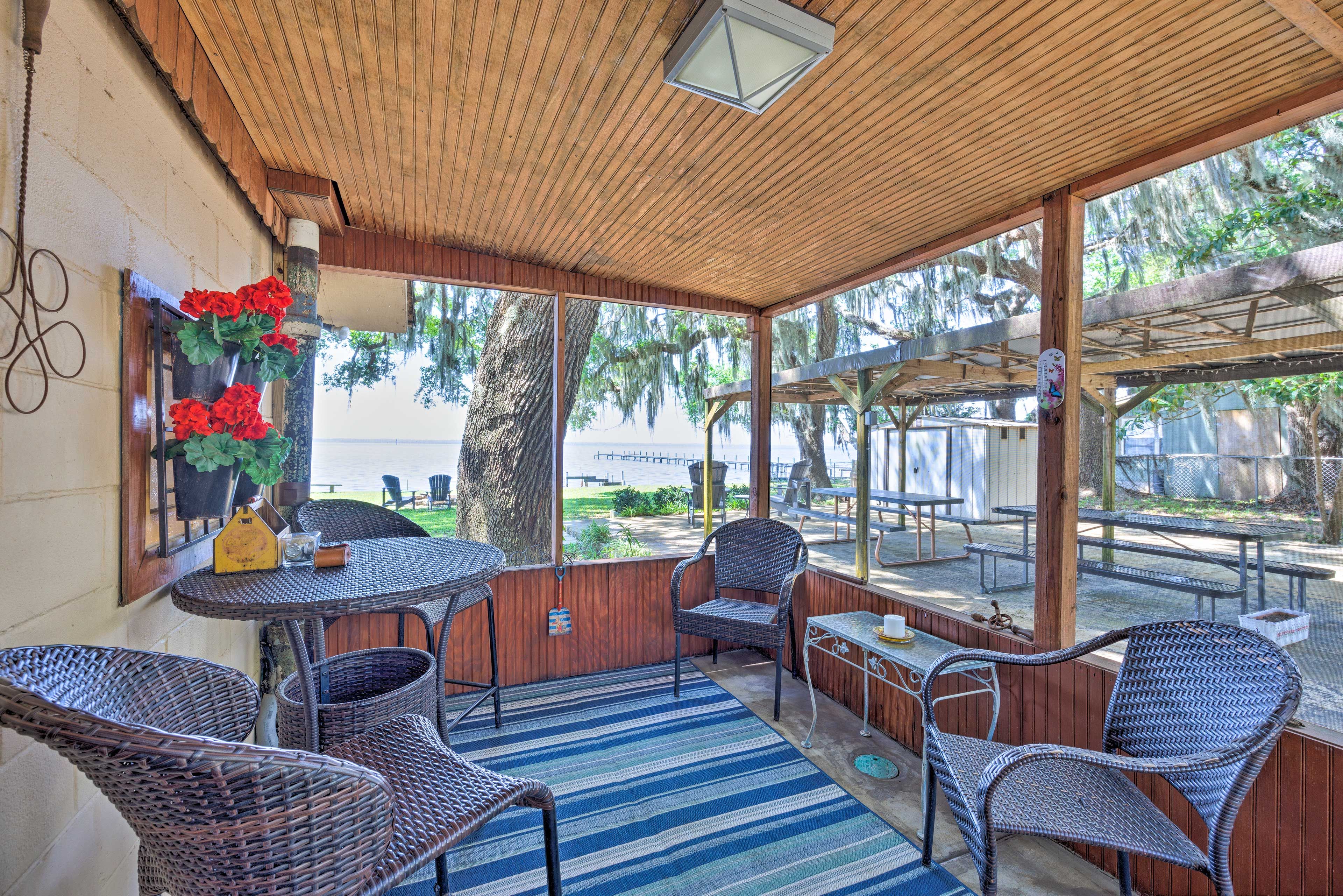 Screened-In Lanai