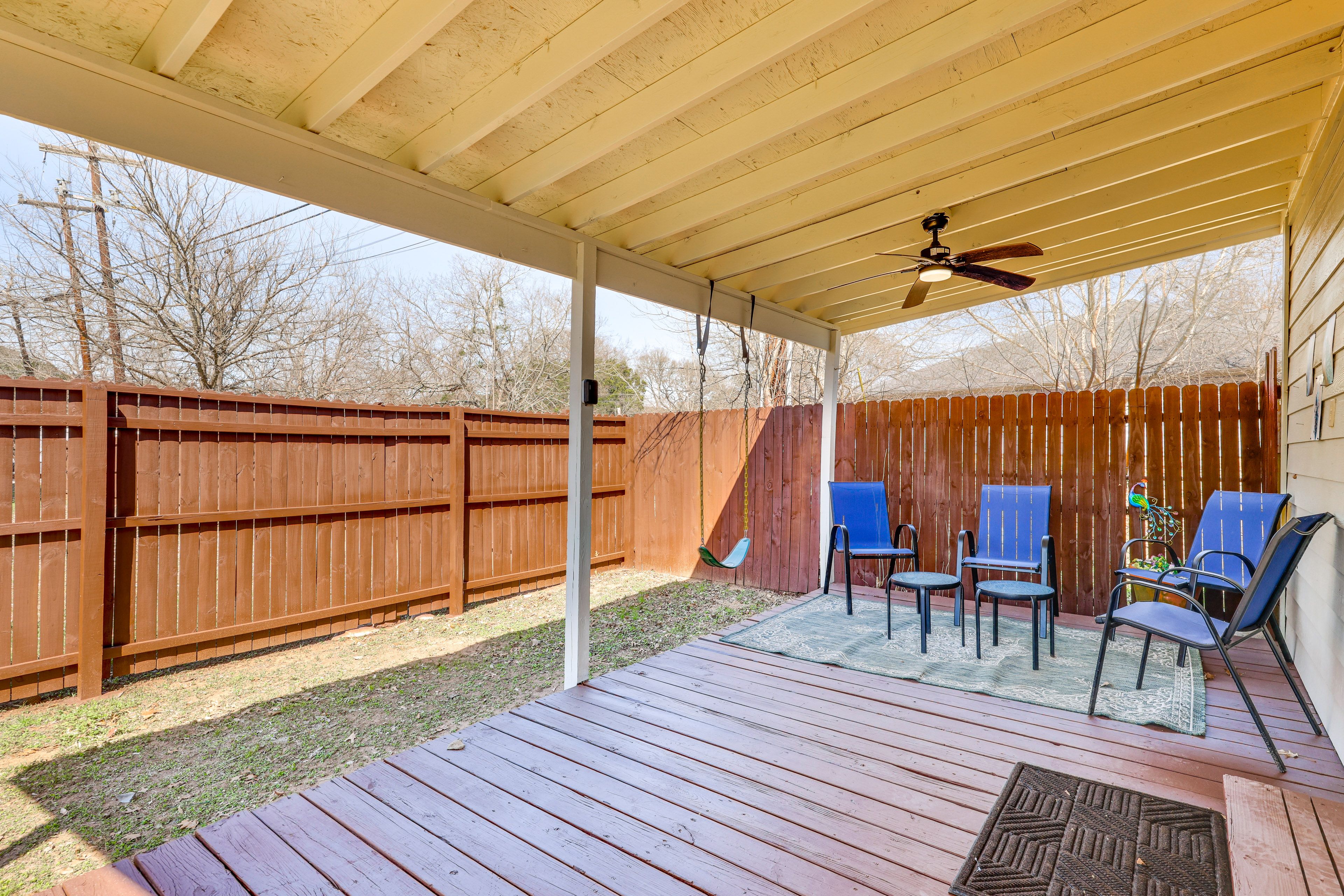 Canyon Lake Vacation Rental | Studio | 1BA | 450 Sq Ft | Steps Required