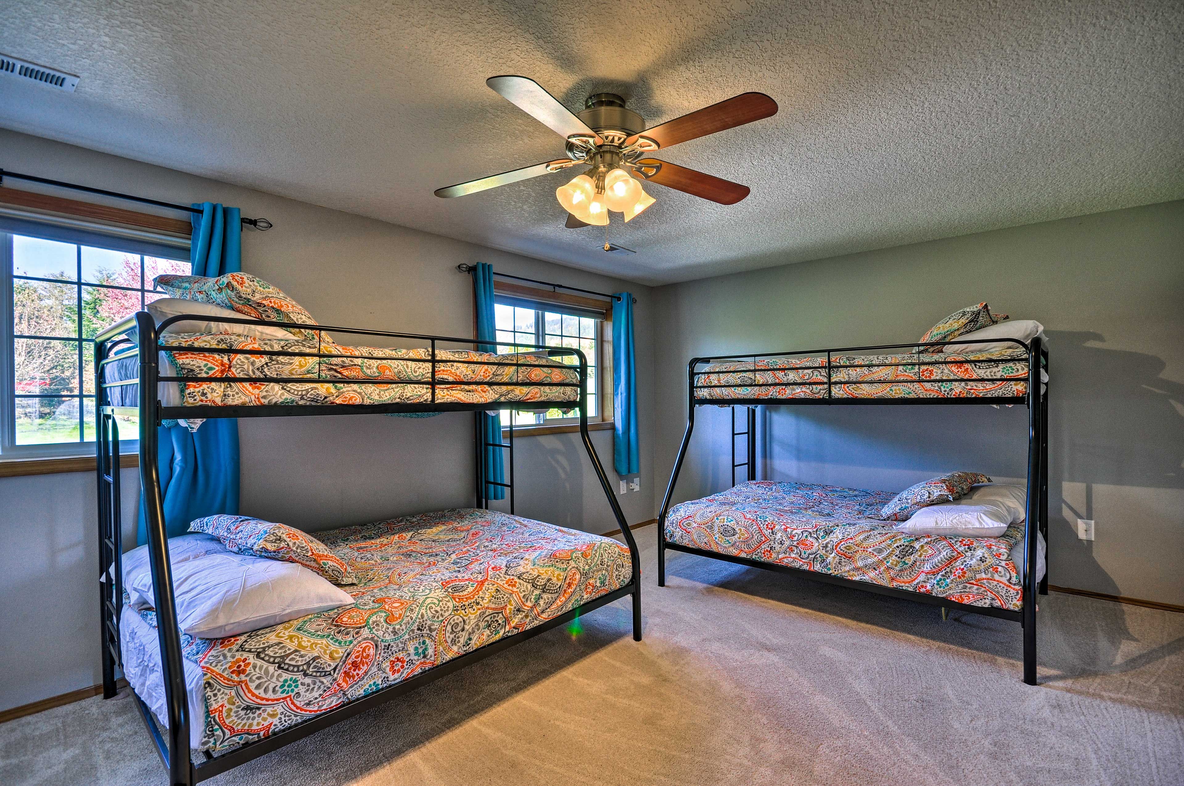 Bedroom 4 | 2 Twin/Full Bunk Beds