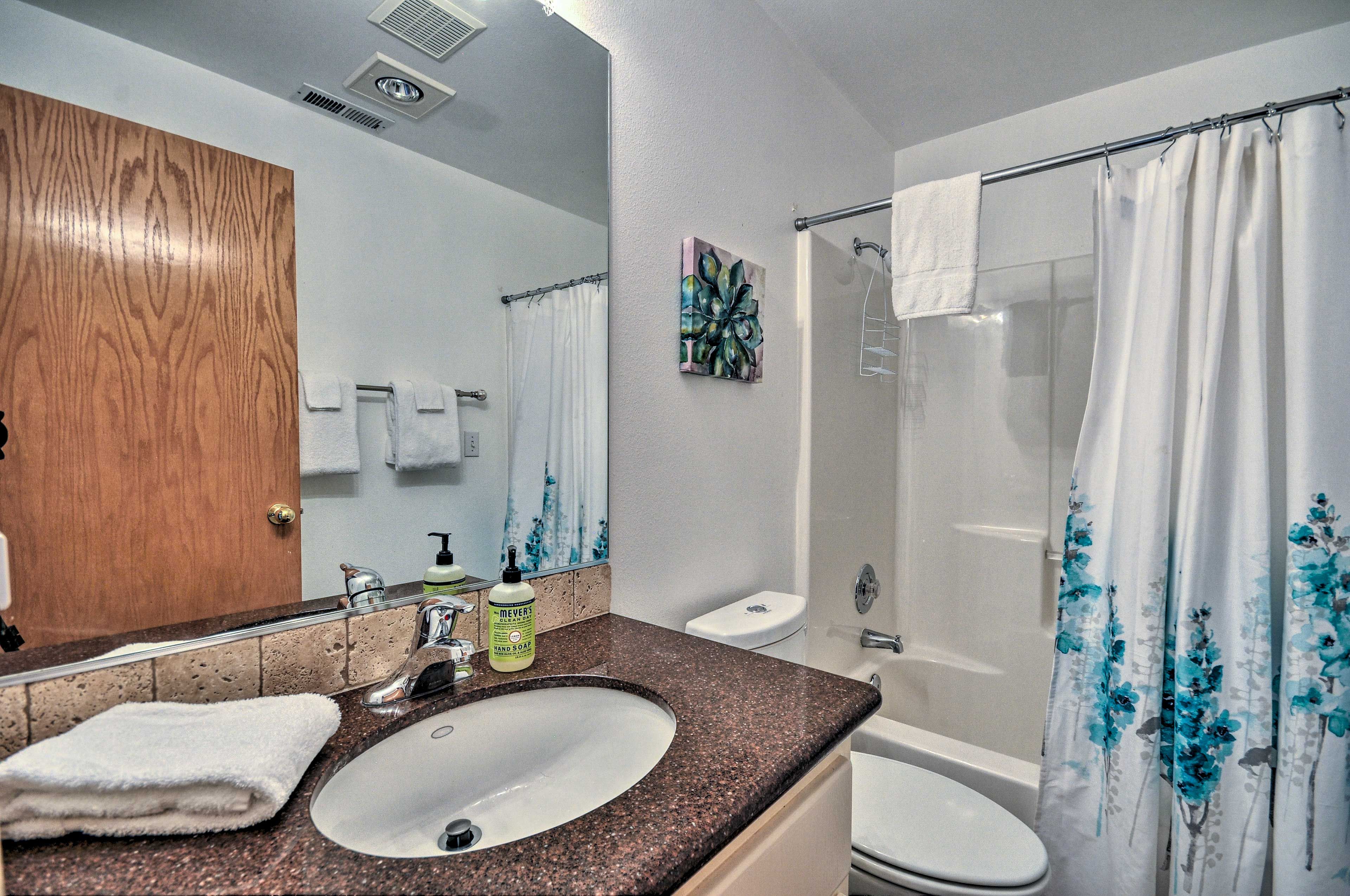 Full Bathroom | Towels & Linens Provided
