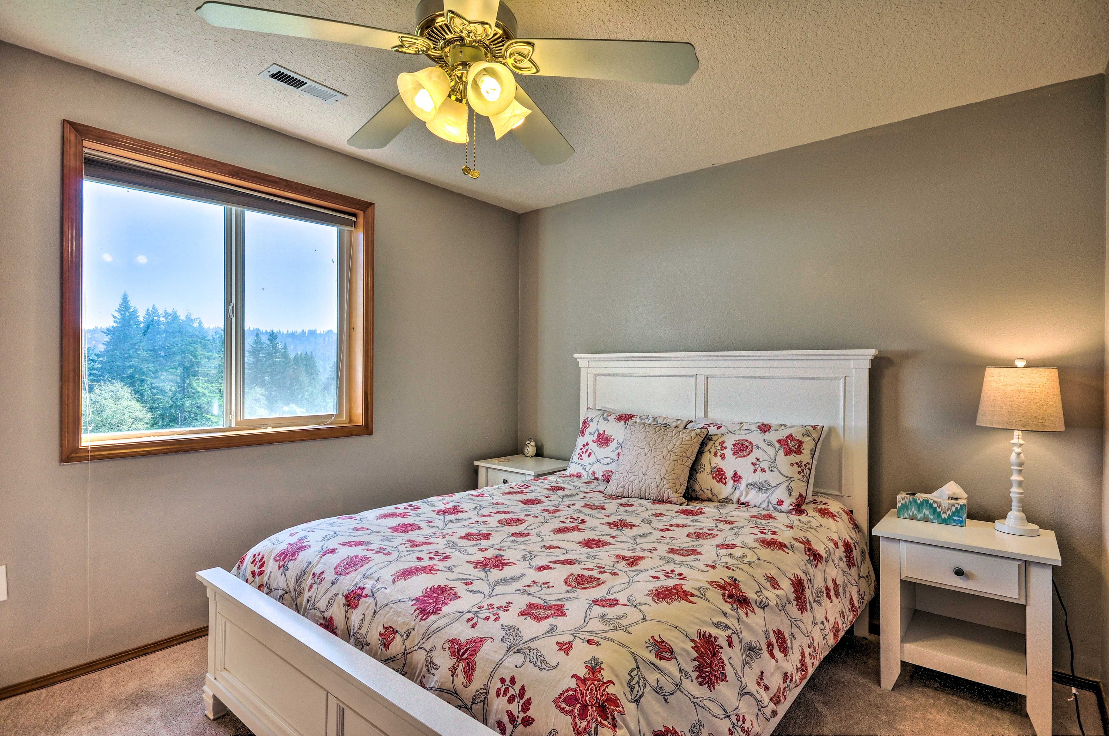 Bedroom 3 | Queen Bed