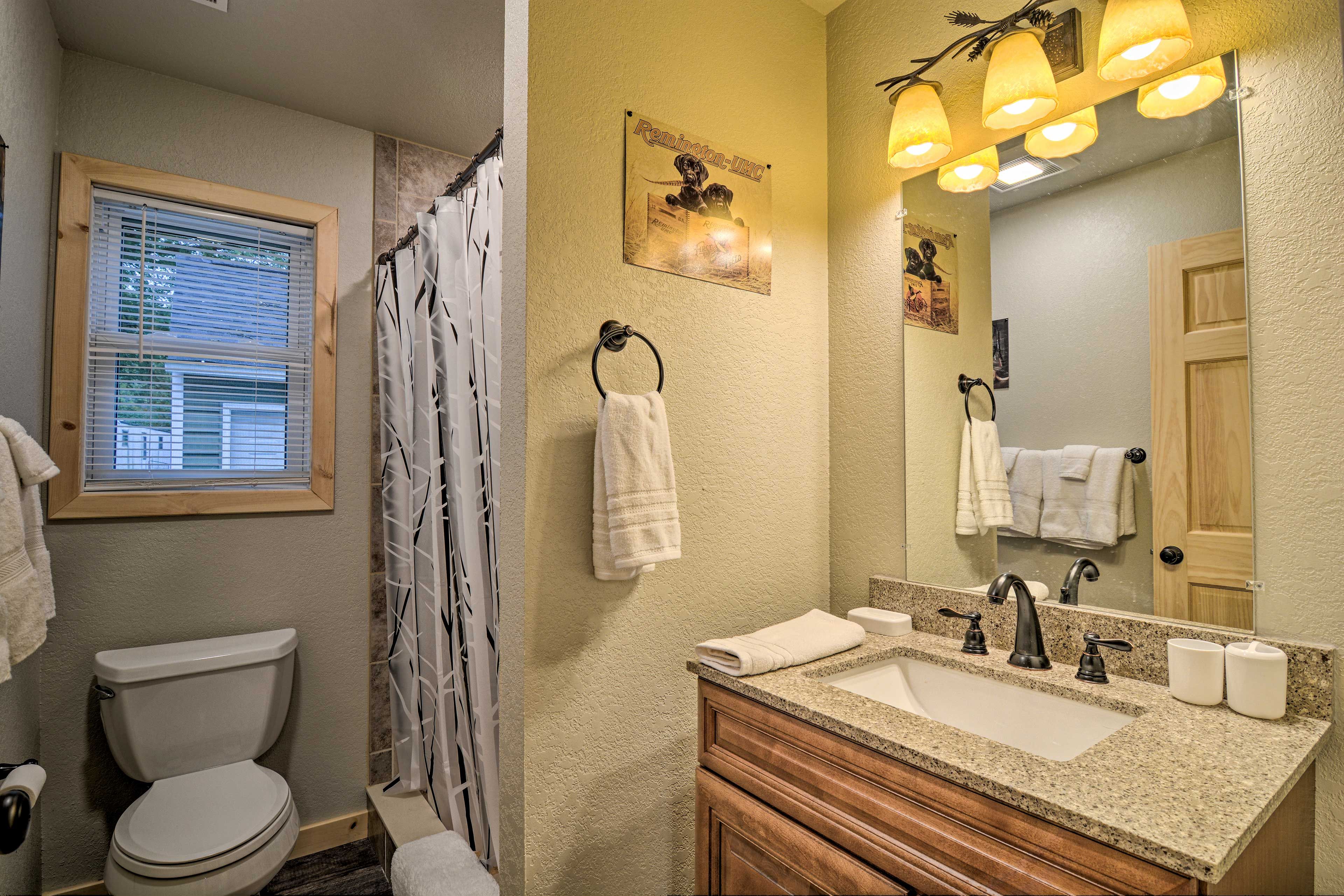 Full Bathroom | Towels & Linens Provided