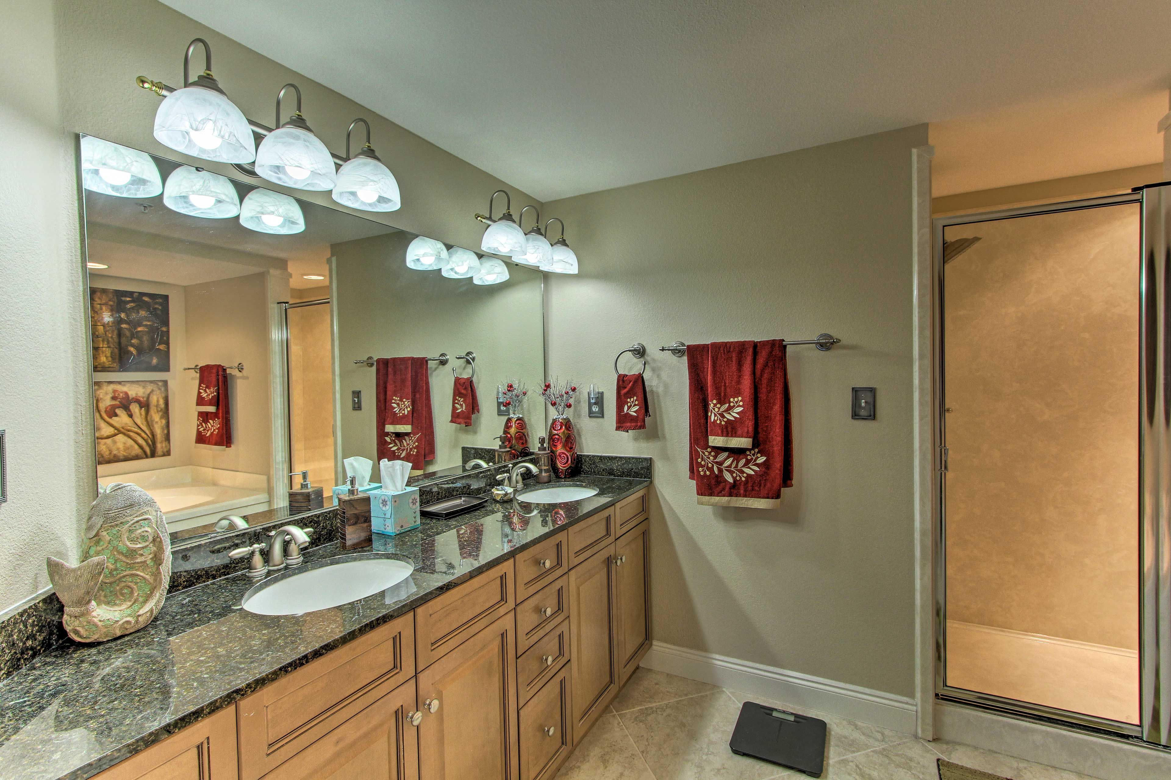 En-Suite Bathroom | Towels Provided