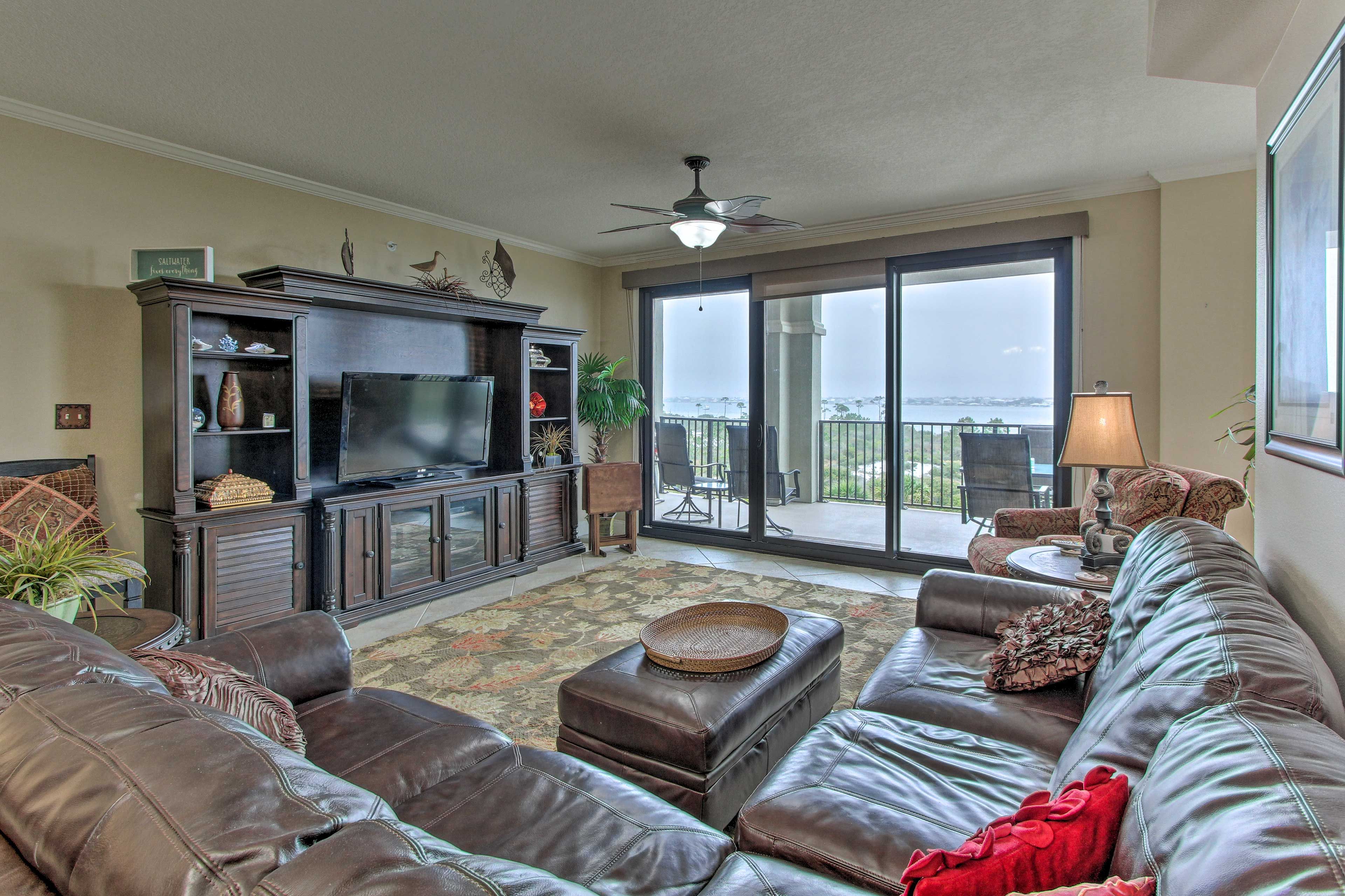 Pensacola Vacation Rental | 3BR | 3BA | 1,600 Sq Ft | Elevator Access