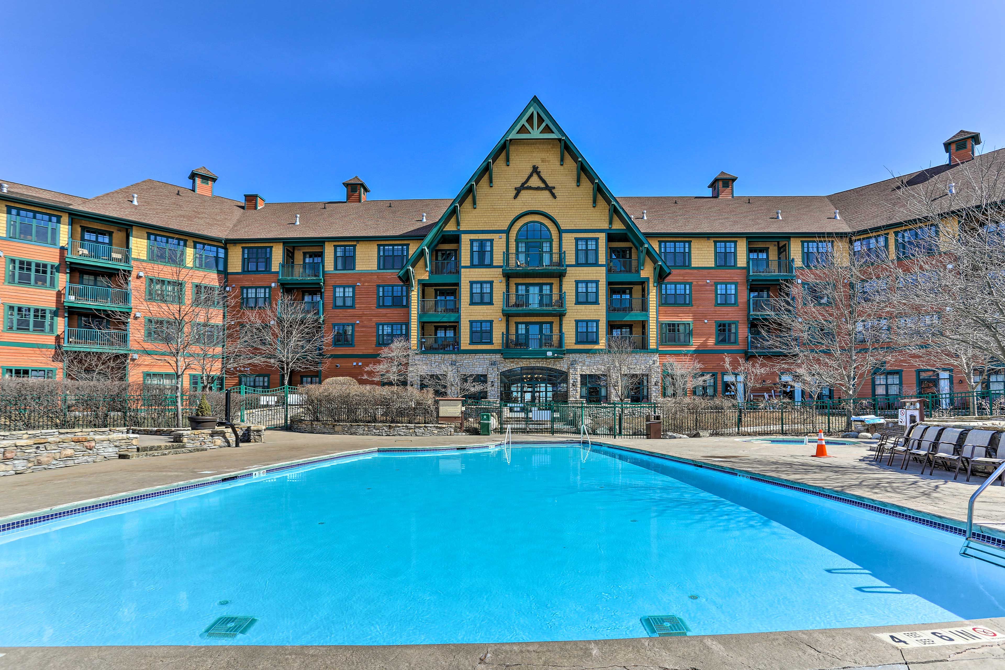 This Vernon Township vacation rental features a community pool!