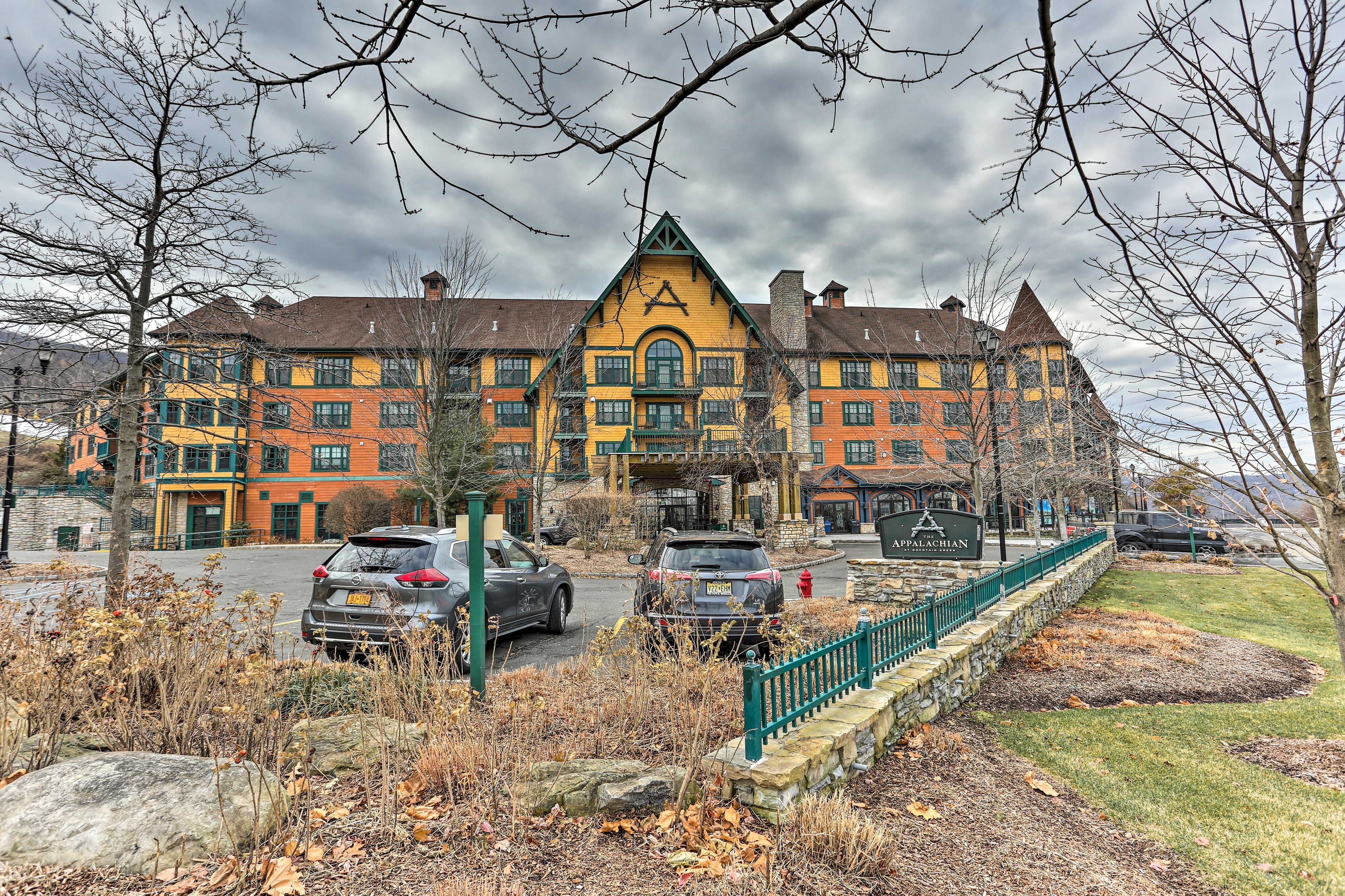 Book this condo as your home base for outdoor fun in every season.