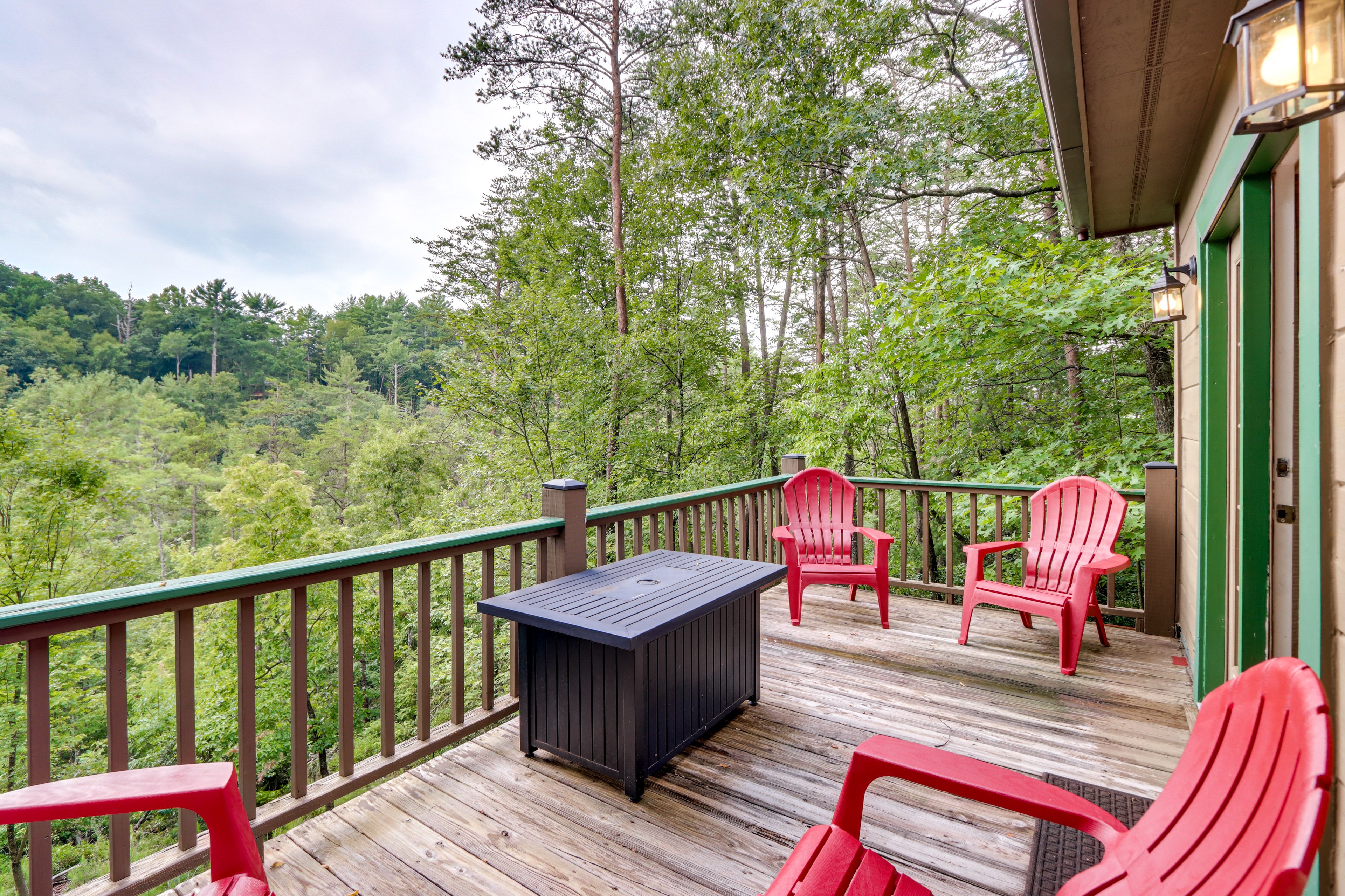 Cherry Log Vacation Rental | 4BR | 3BA | Stairs Required | 1,200 Sq Ft