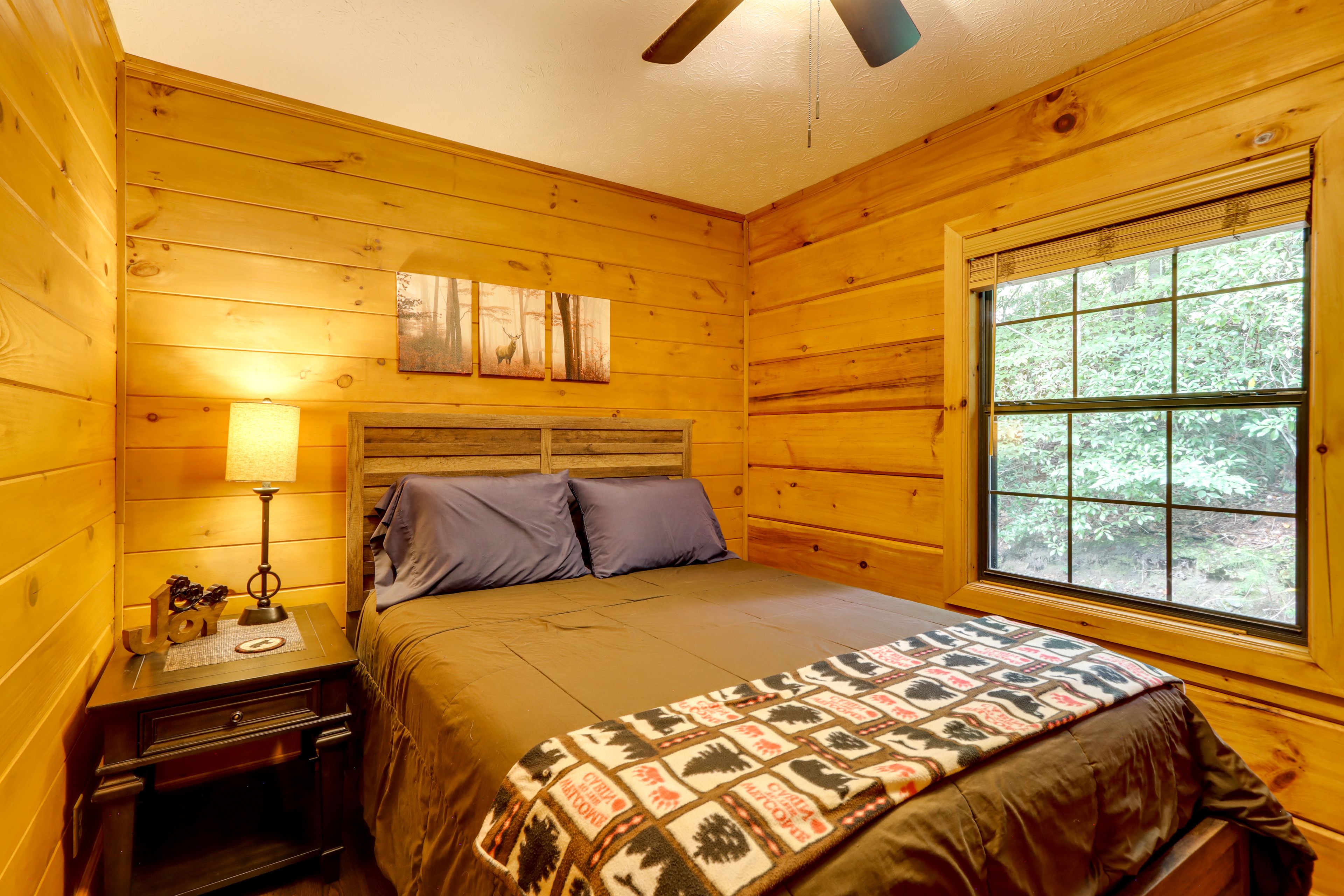 Bedroom 1 | King Bed