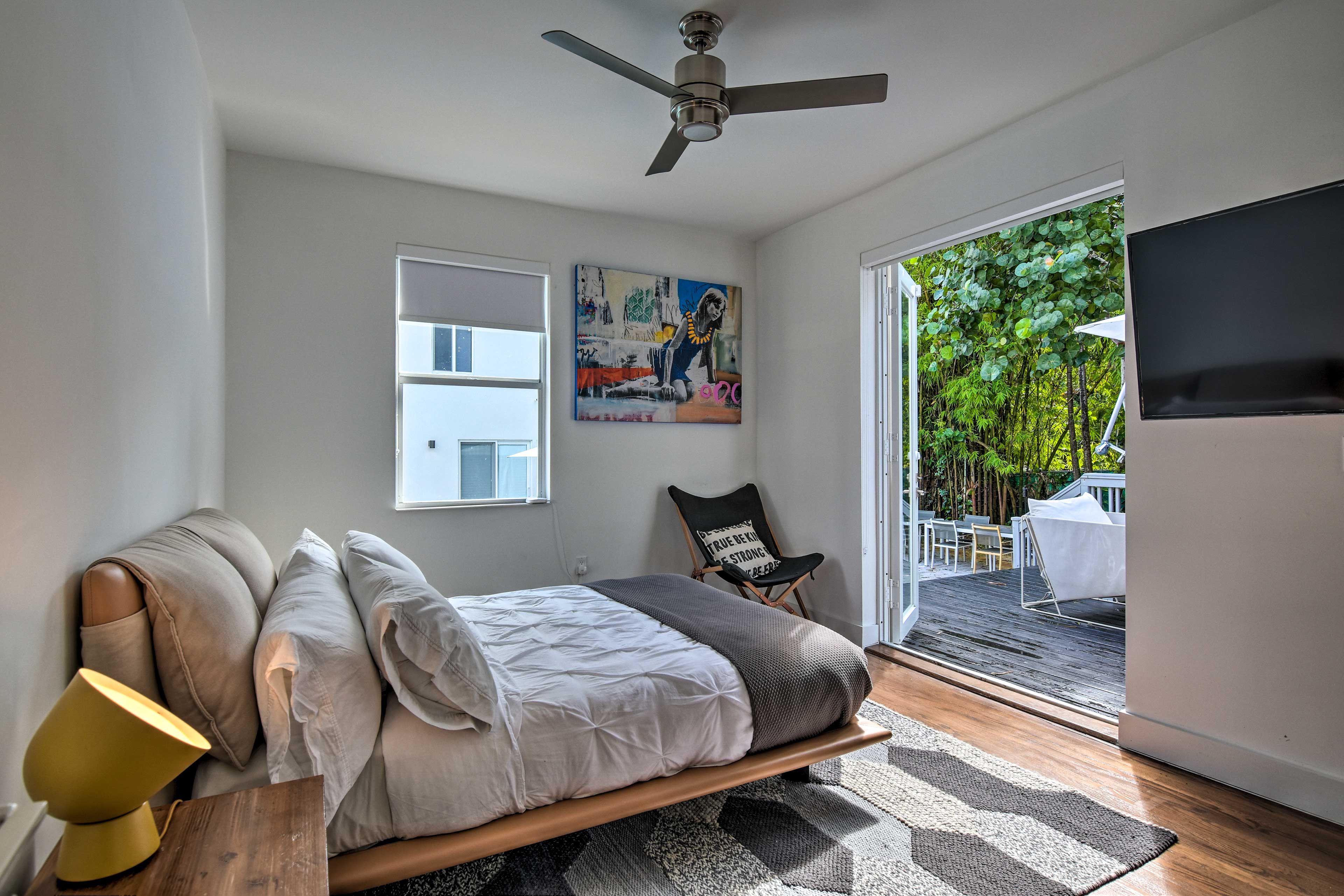 Bedroom 1 | Queen Bed