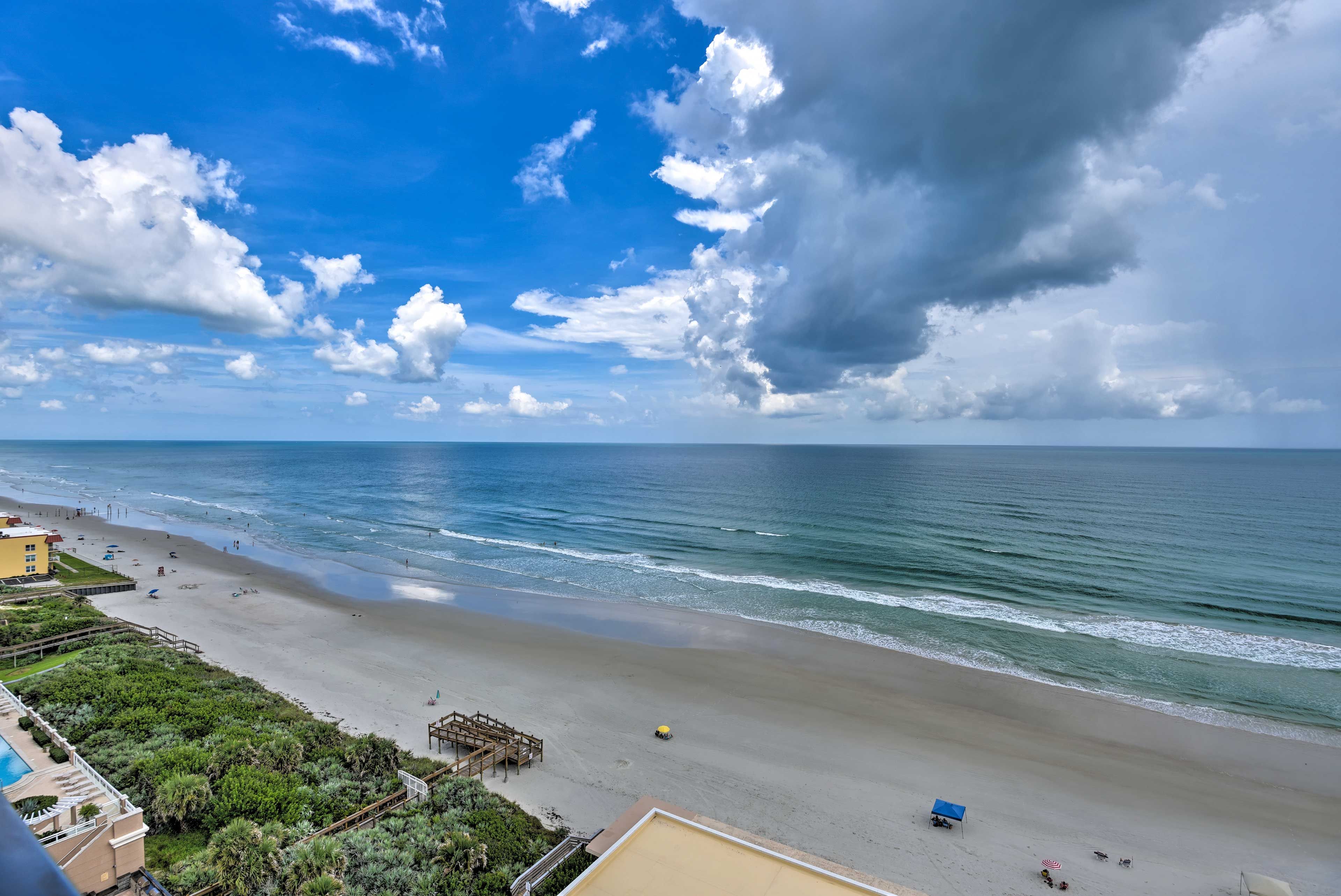 Views | Parking | Garage (1 Vehicle) | Off-Street Parking Lot (1 Vehicle)