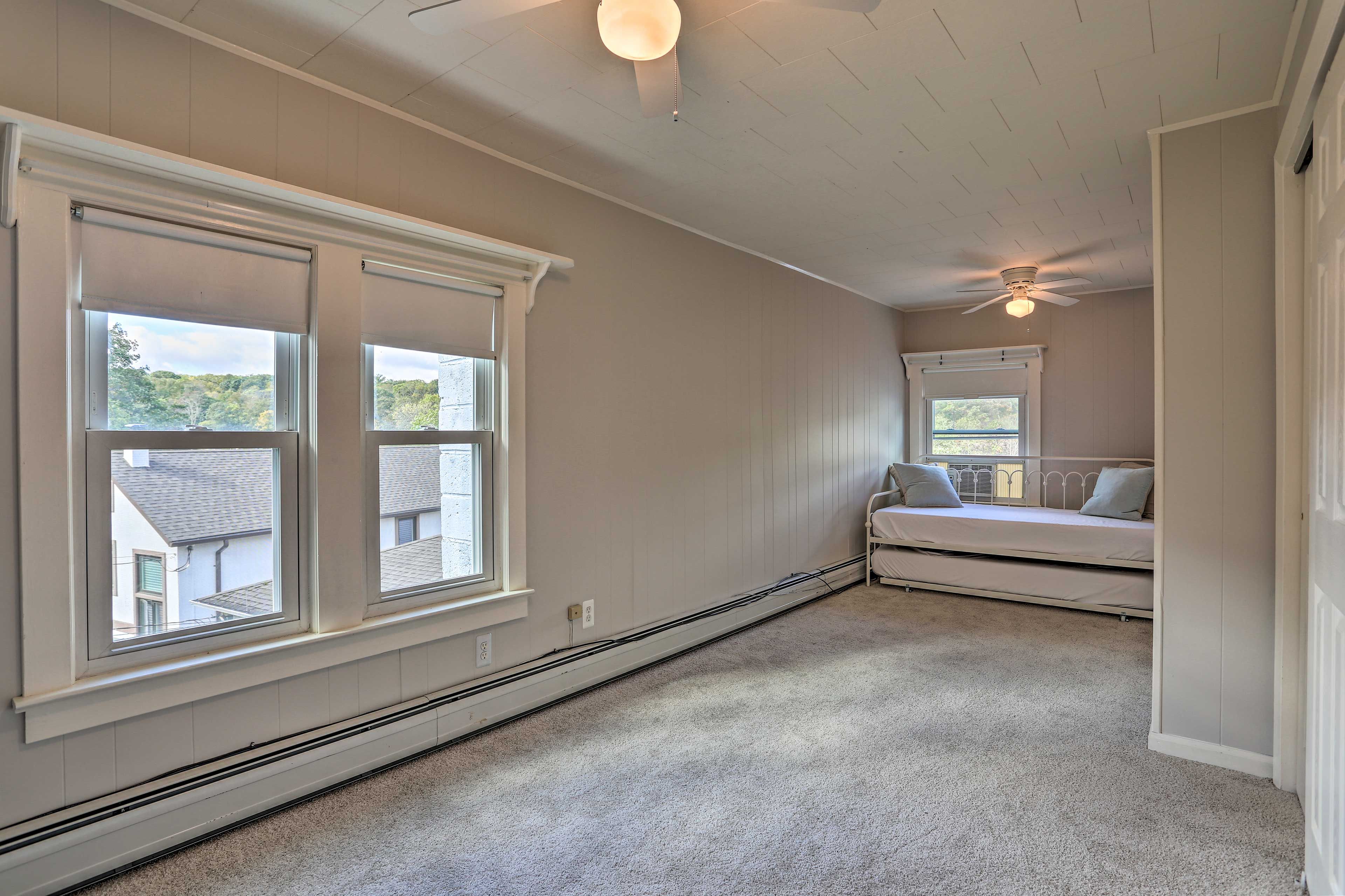 The 3rd bedroom features a twin bed with twin trundle bed.