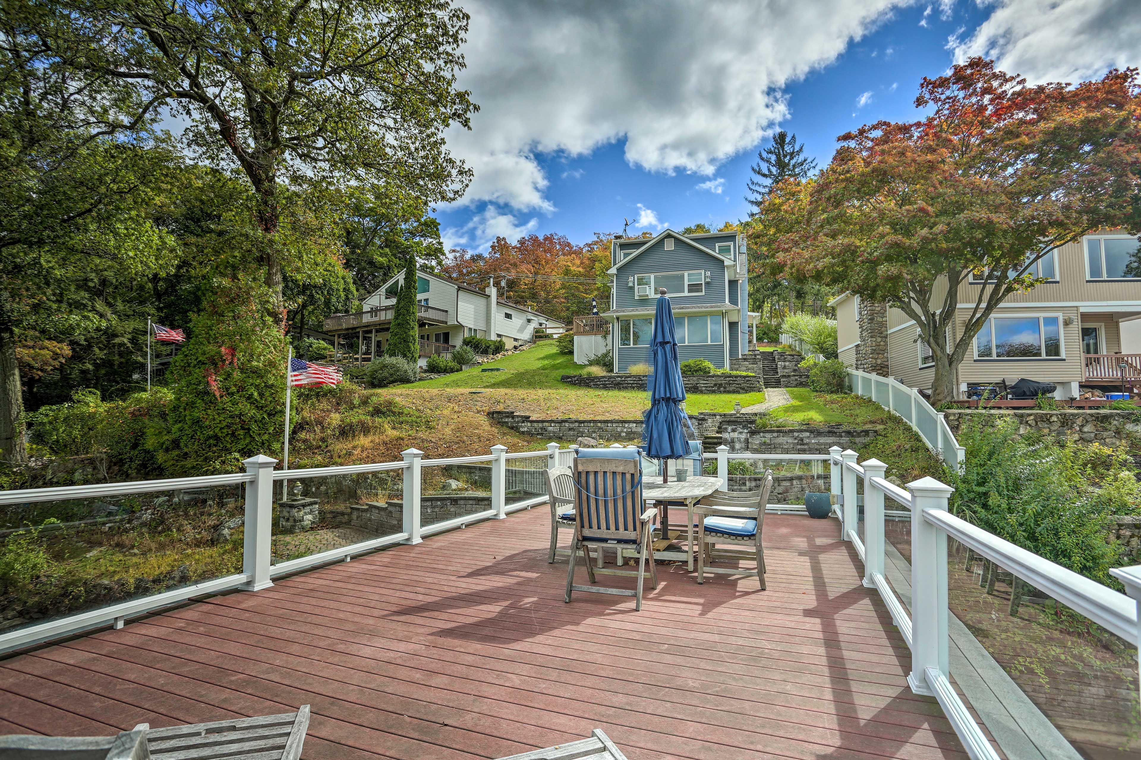 Dine al fresco on the elevated deck.
