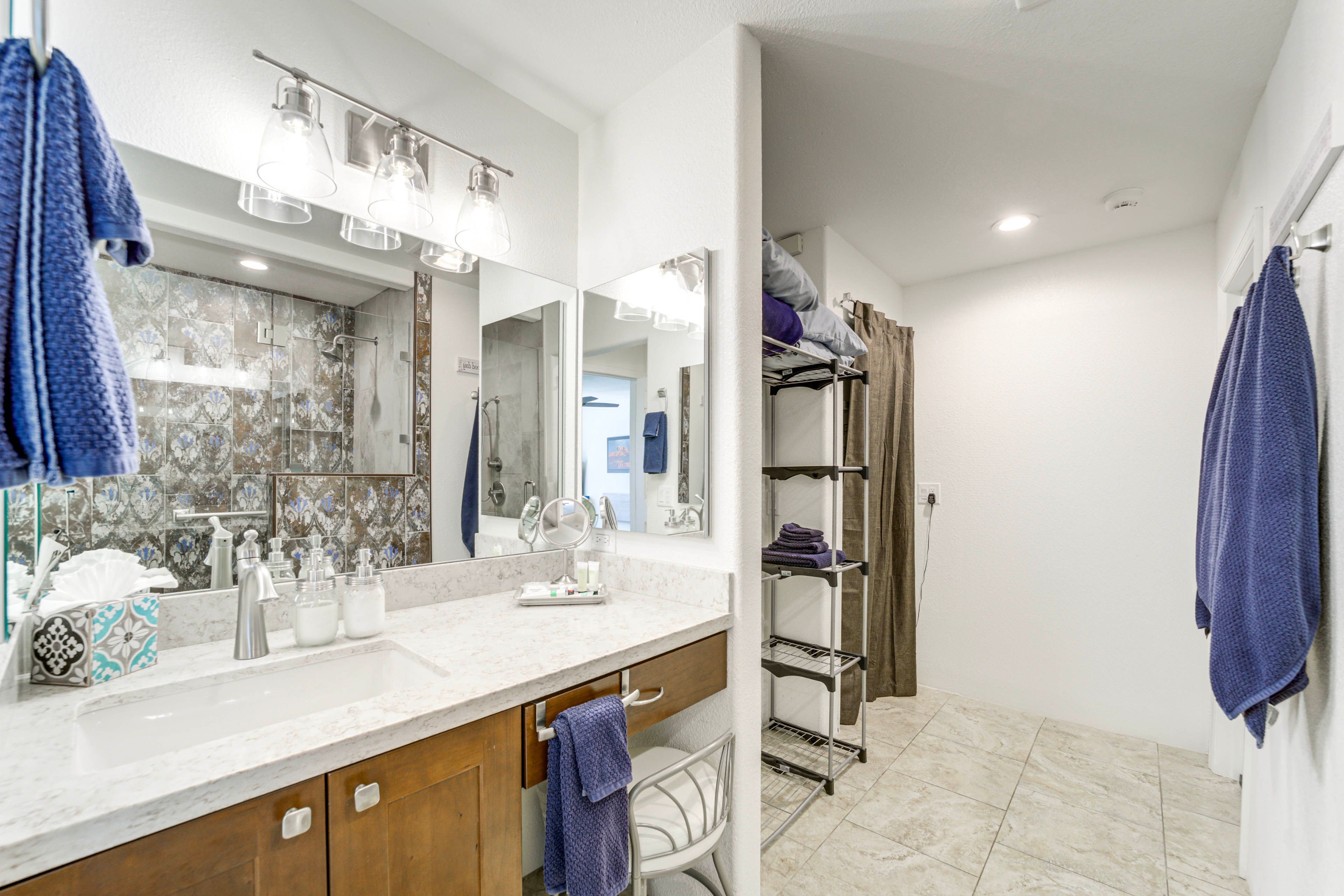 Full Bathroom | Linens & Towels