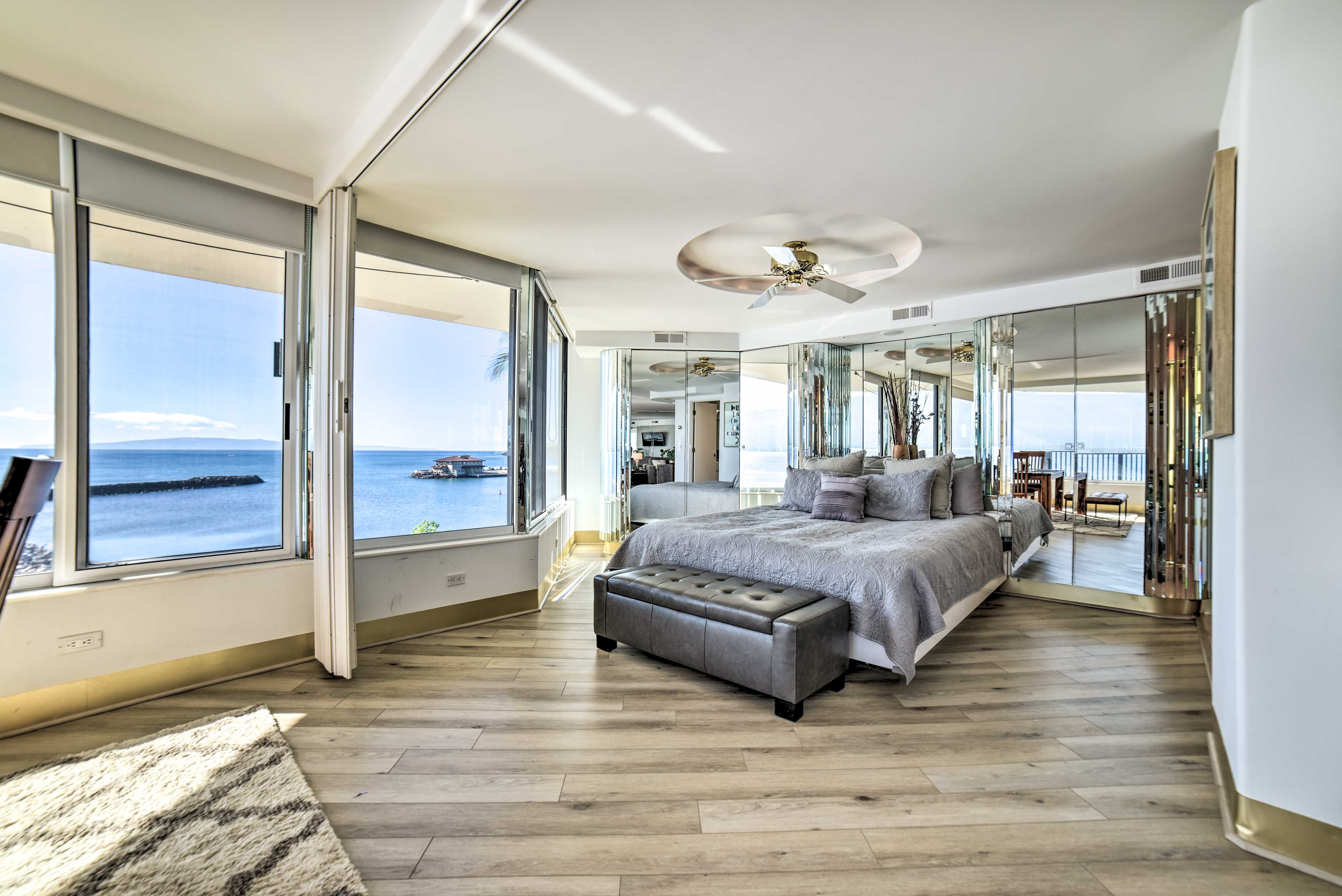 Sleeping Area | King Bed