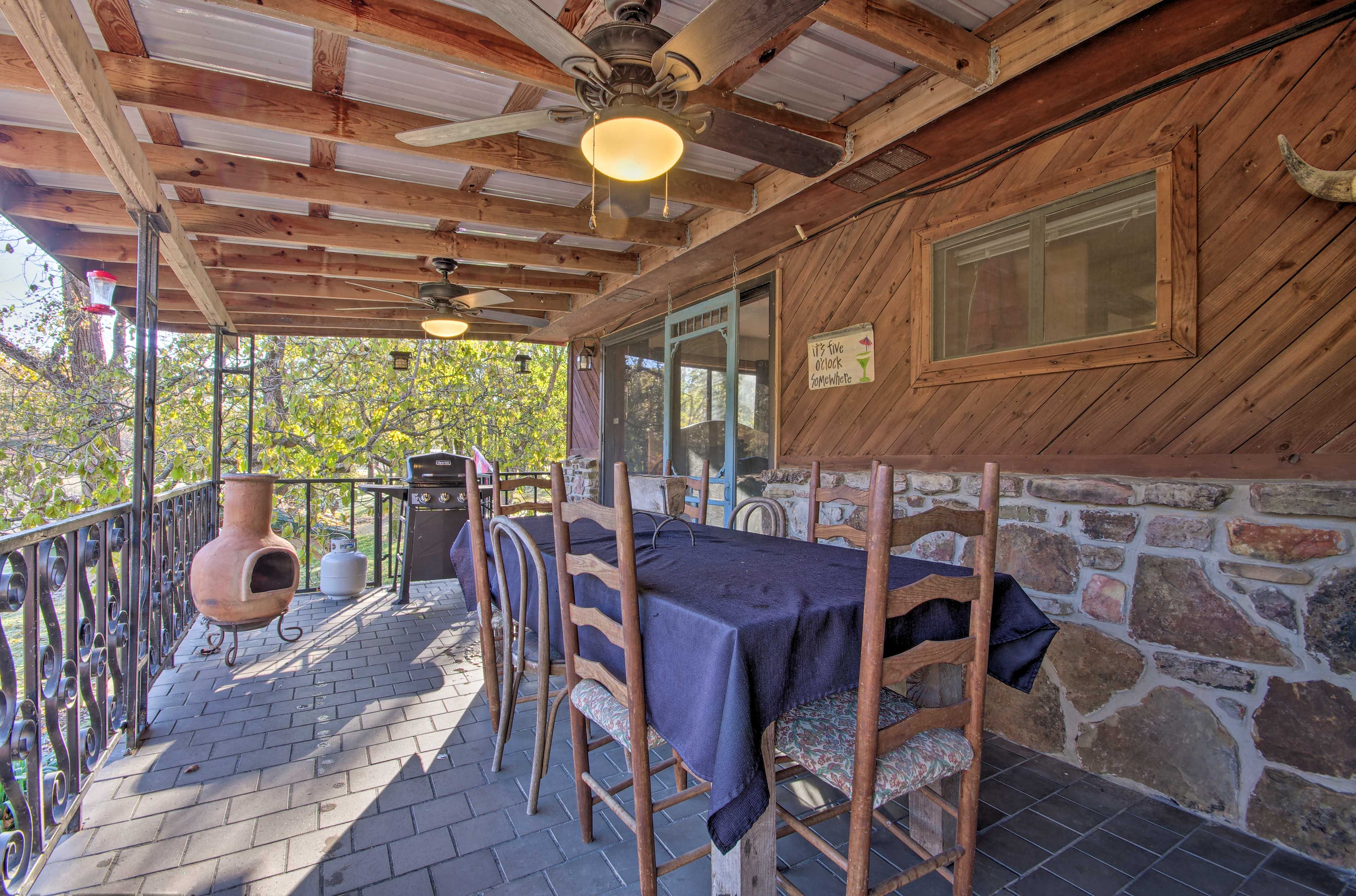 Covered Balcony | Gas Grill | Outdoor Dining