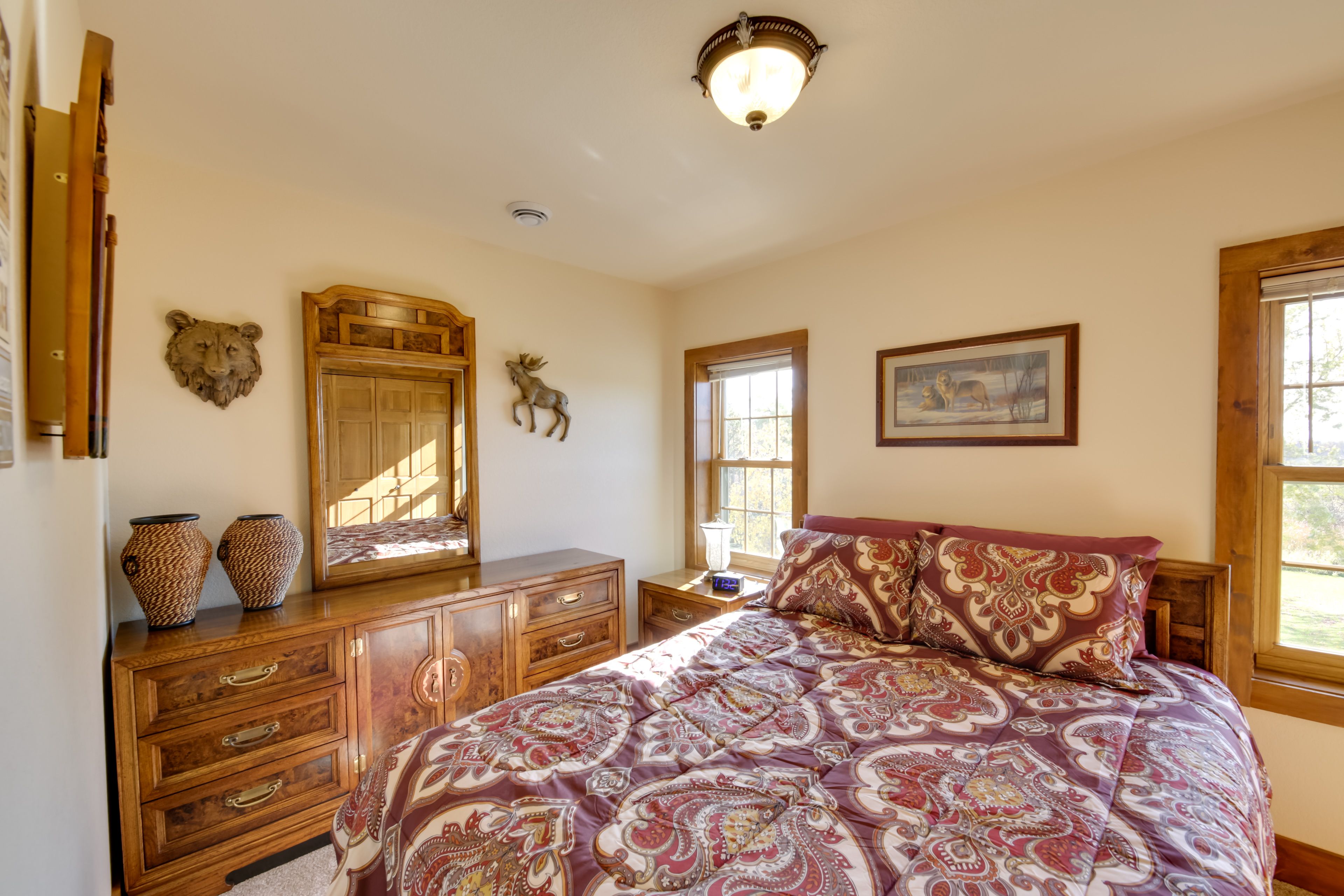 Bedroom 2 | Queen Bed